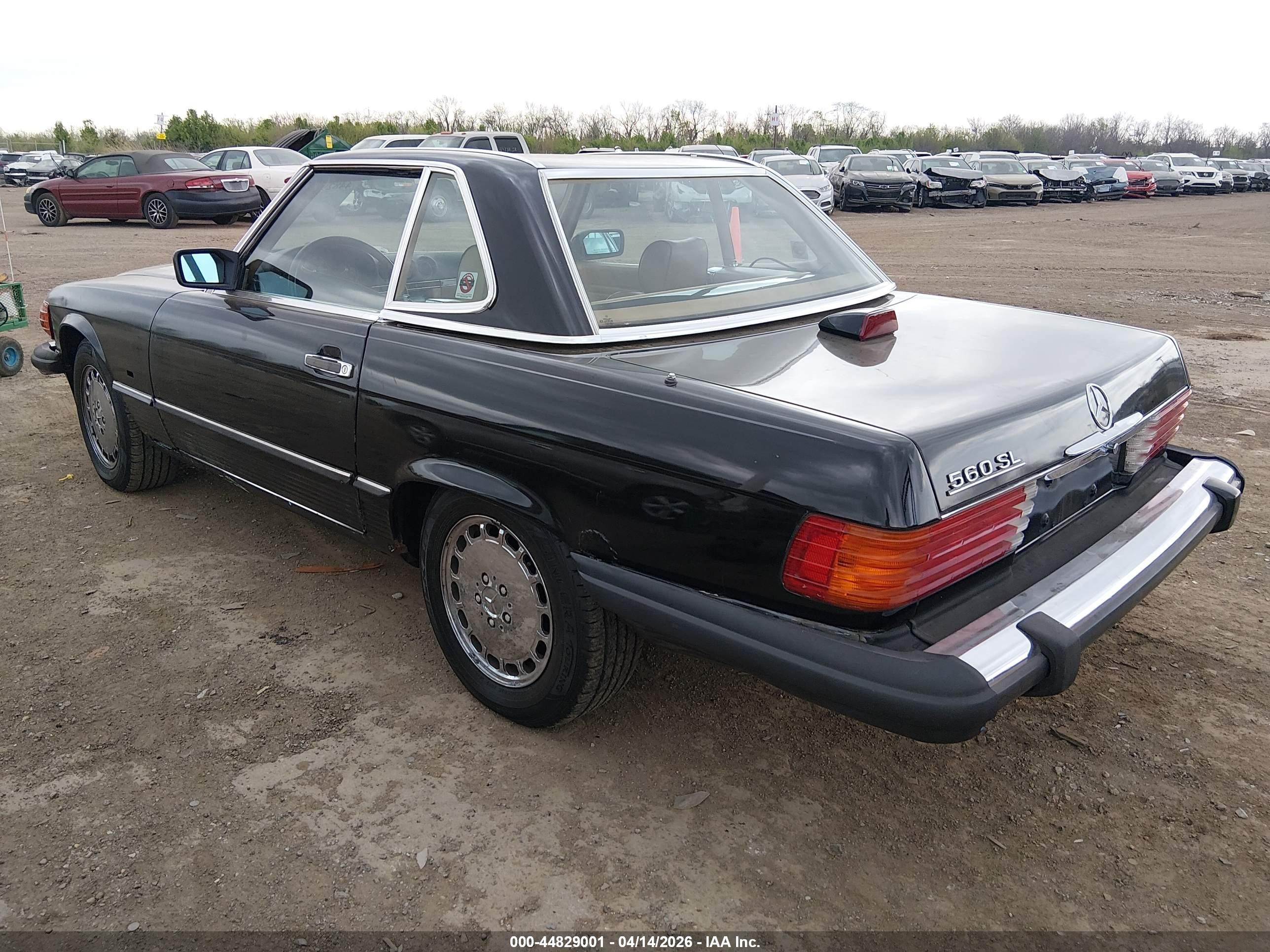 1987 Mercedes-benz 560 Sl Черный vin: WDBBA48DXHA062451