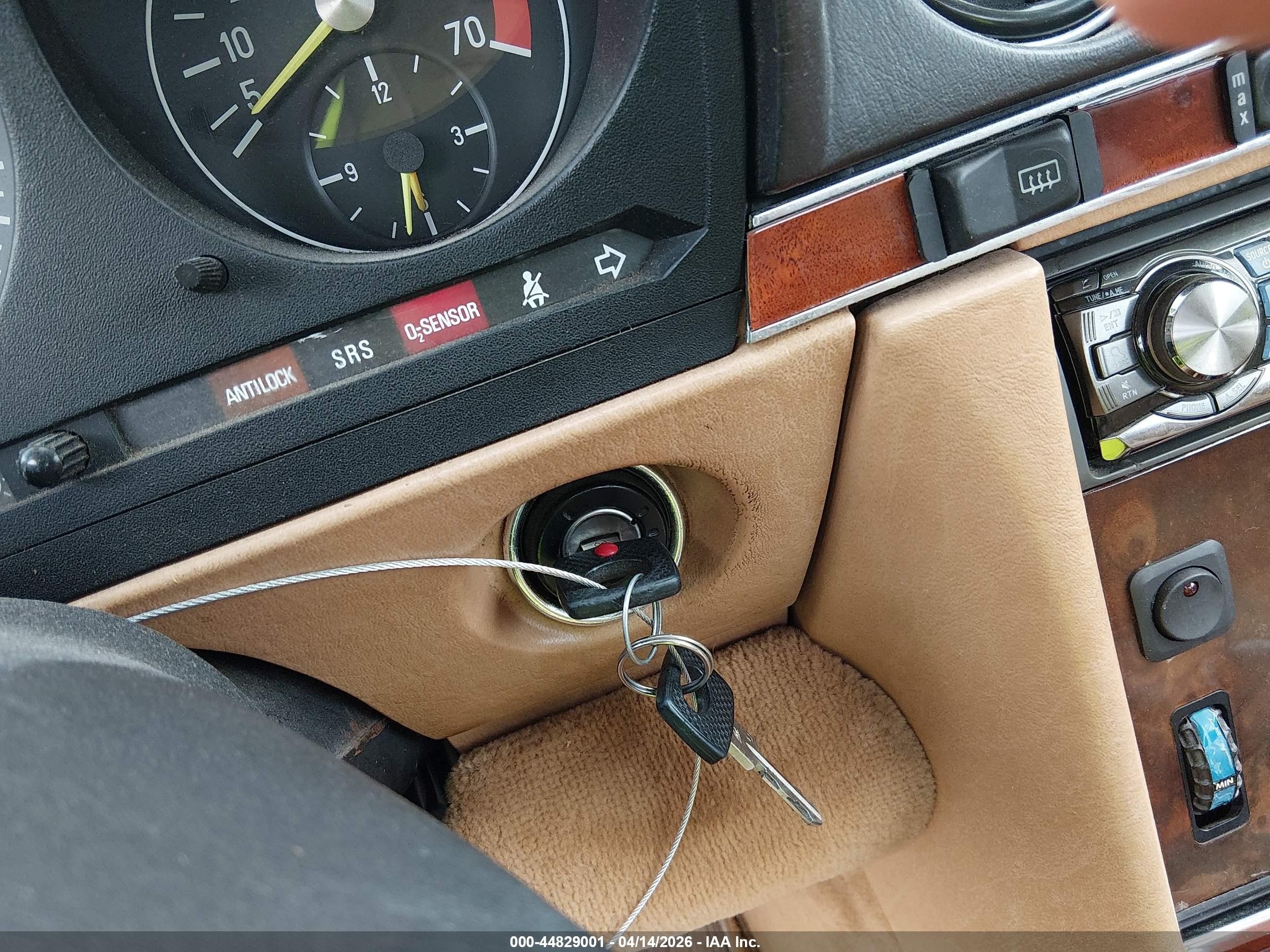 1987 Mercedes-benz 560 Sl Черный vin: WDBBA48DXHA062451