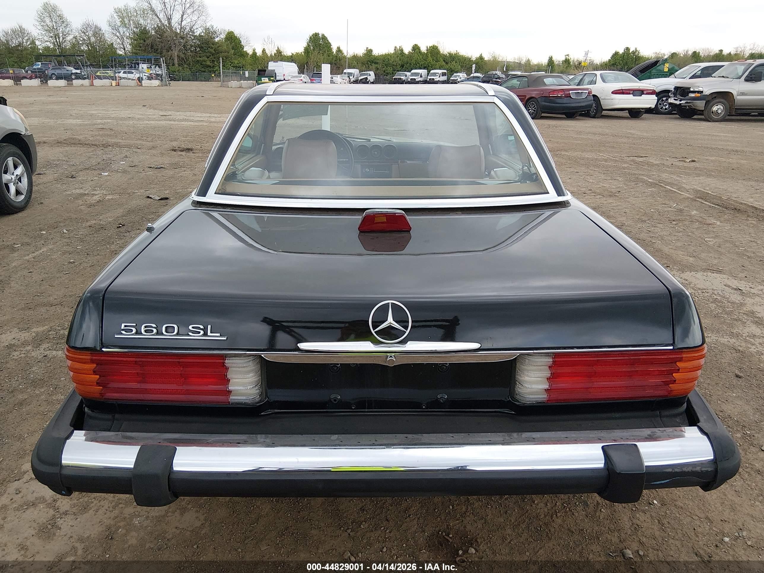 1987 Mercedes-benz 560 Sl Черный vin: WDBBA48DXHA062451