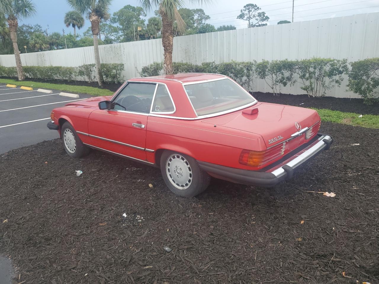 1987 Mercedes-benz 560 Sl Red vin: WDBBA48DXHA072249