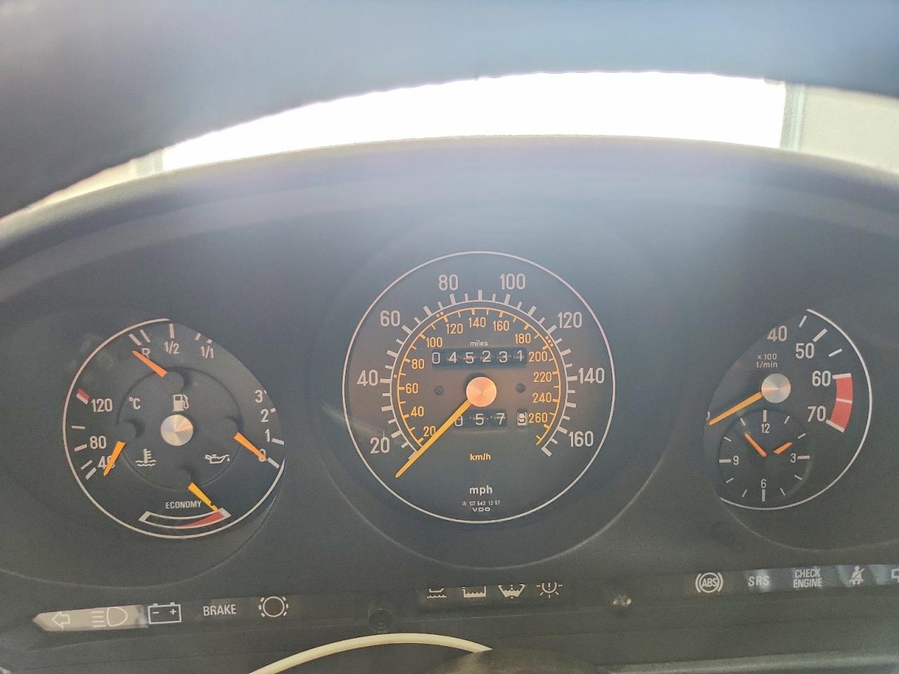 1988 Mercedes-benz 560 Sl Silver vin: WDBBA48DXJA082690