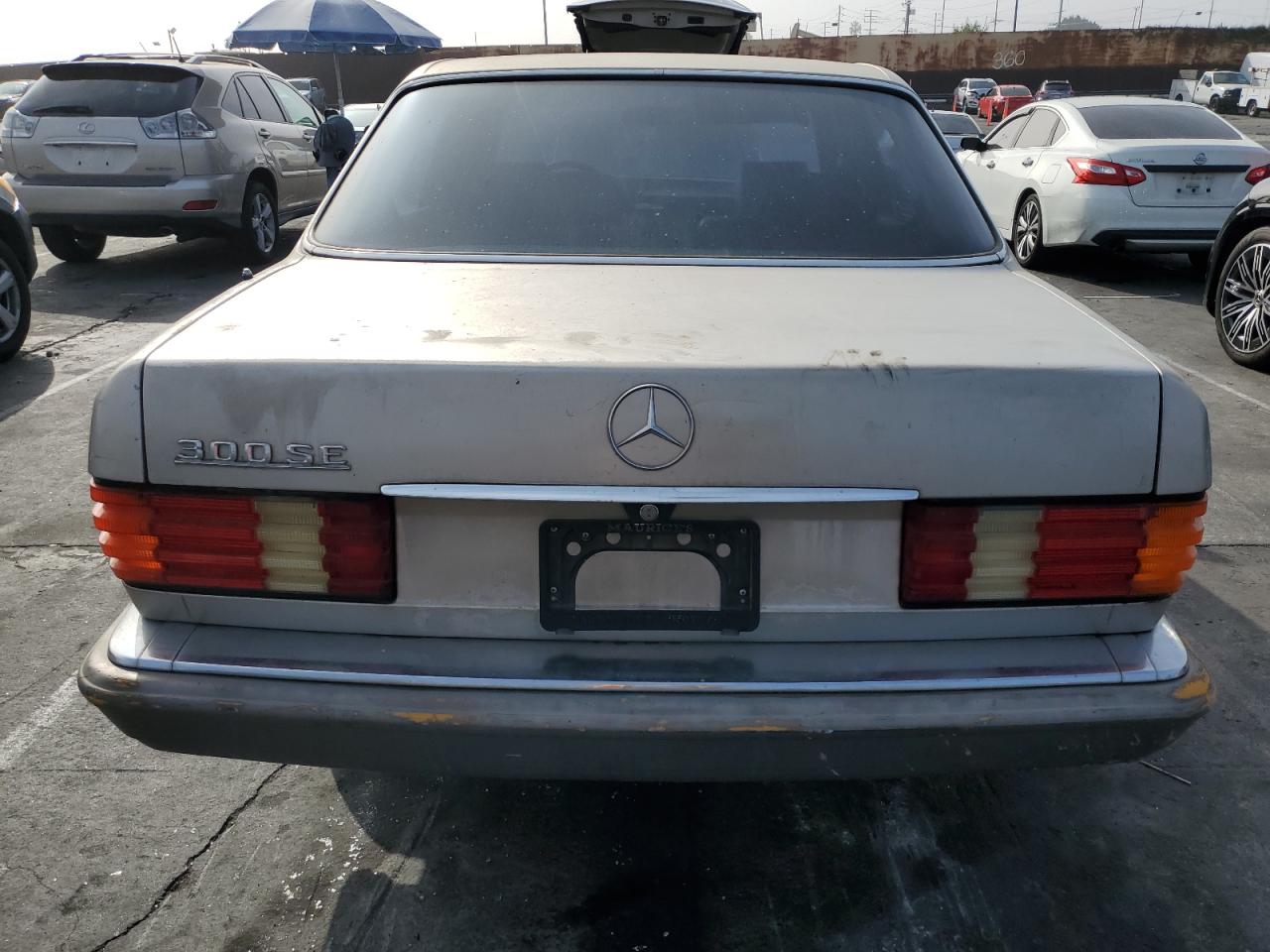 1990 Mercedes-benz 300 Se Tan vin: WDBCA24D0LA538469