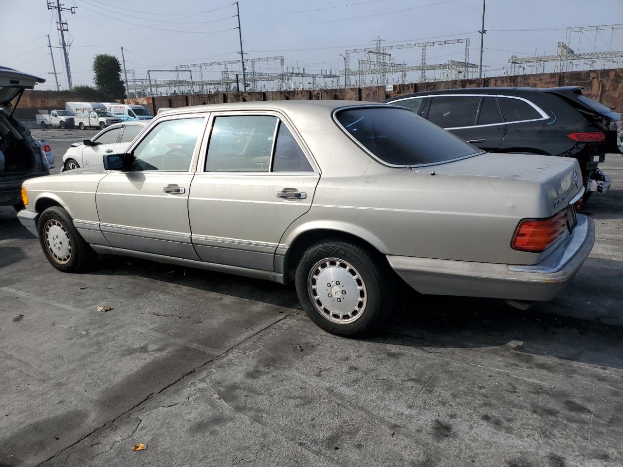 1990 Mercedes-benz 300 Se Tan vin: WDBCA24D0LA538469