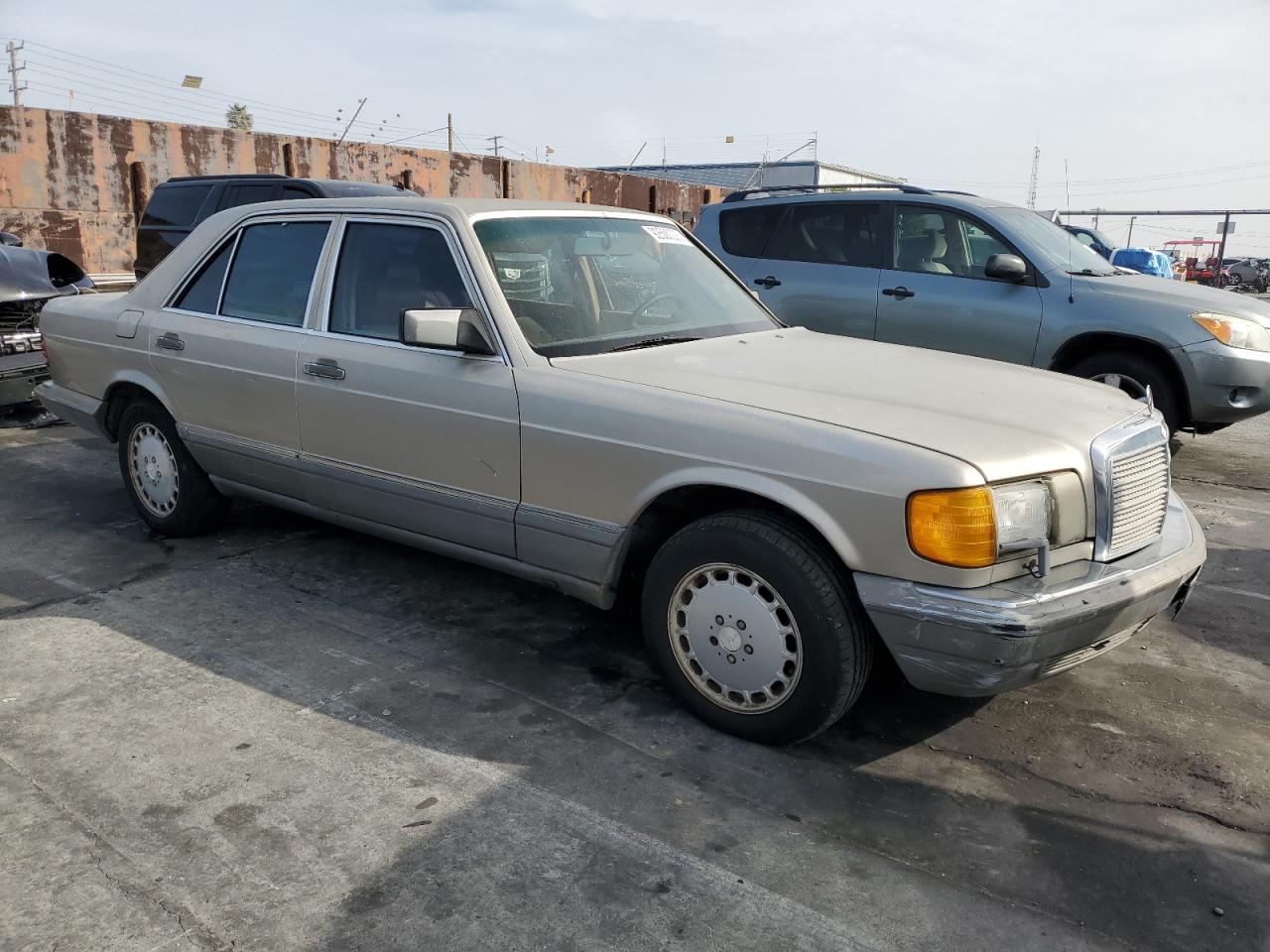 1990 Mercedes-benz 300 Se Tan vin: WDBCA24D0LA538469