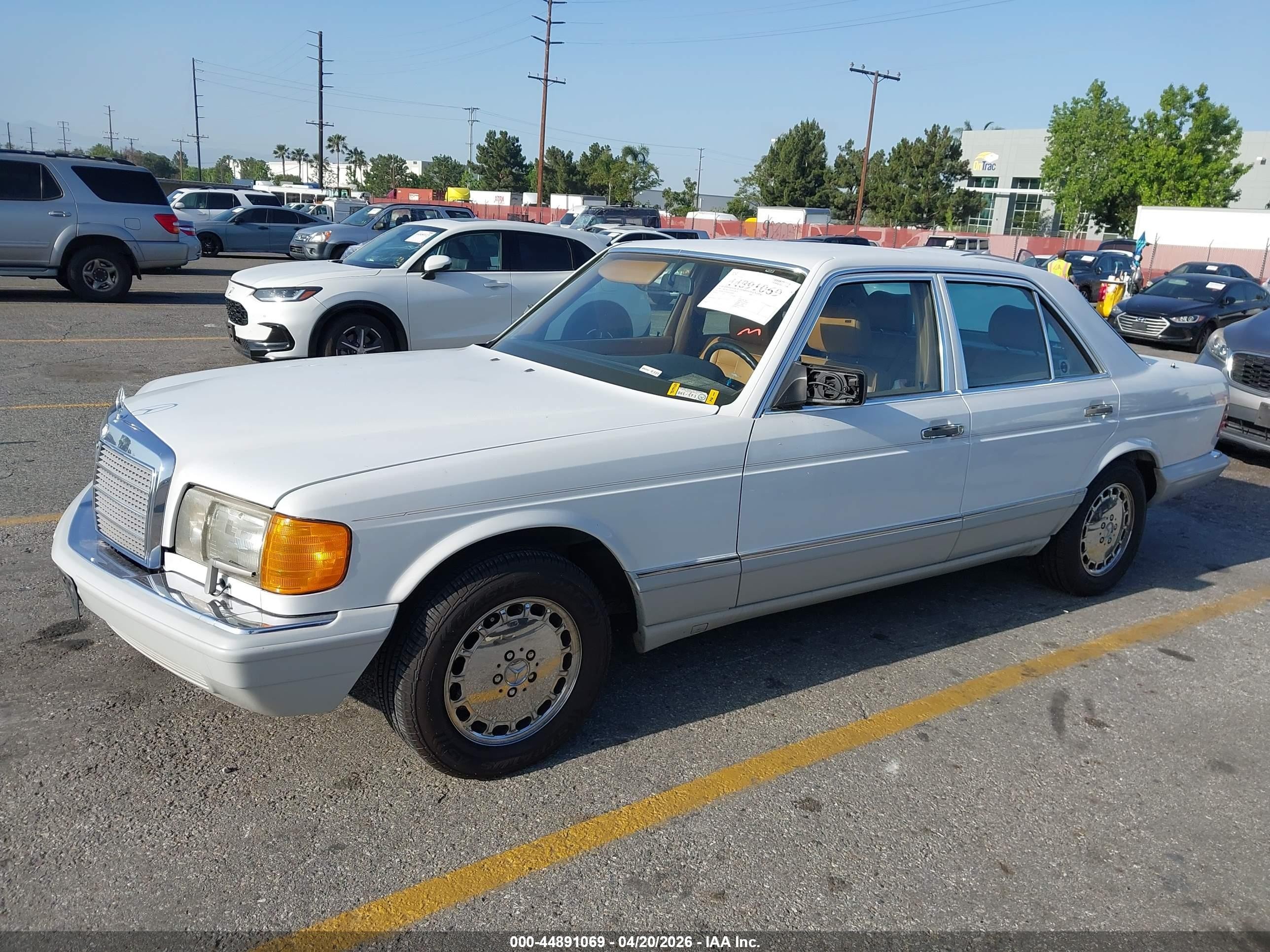 1991 Mercedes-benz 300 Se Белый vin: WDBCA24D0MA599967