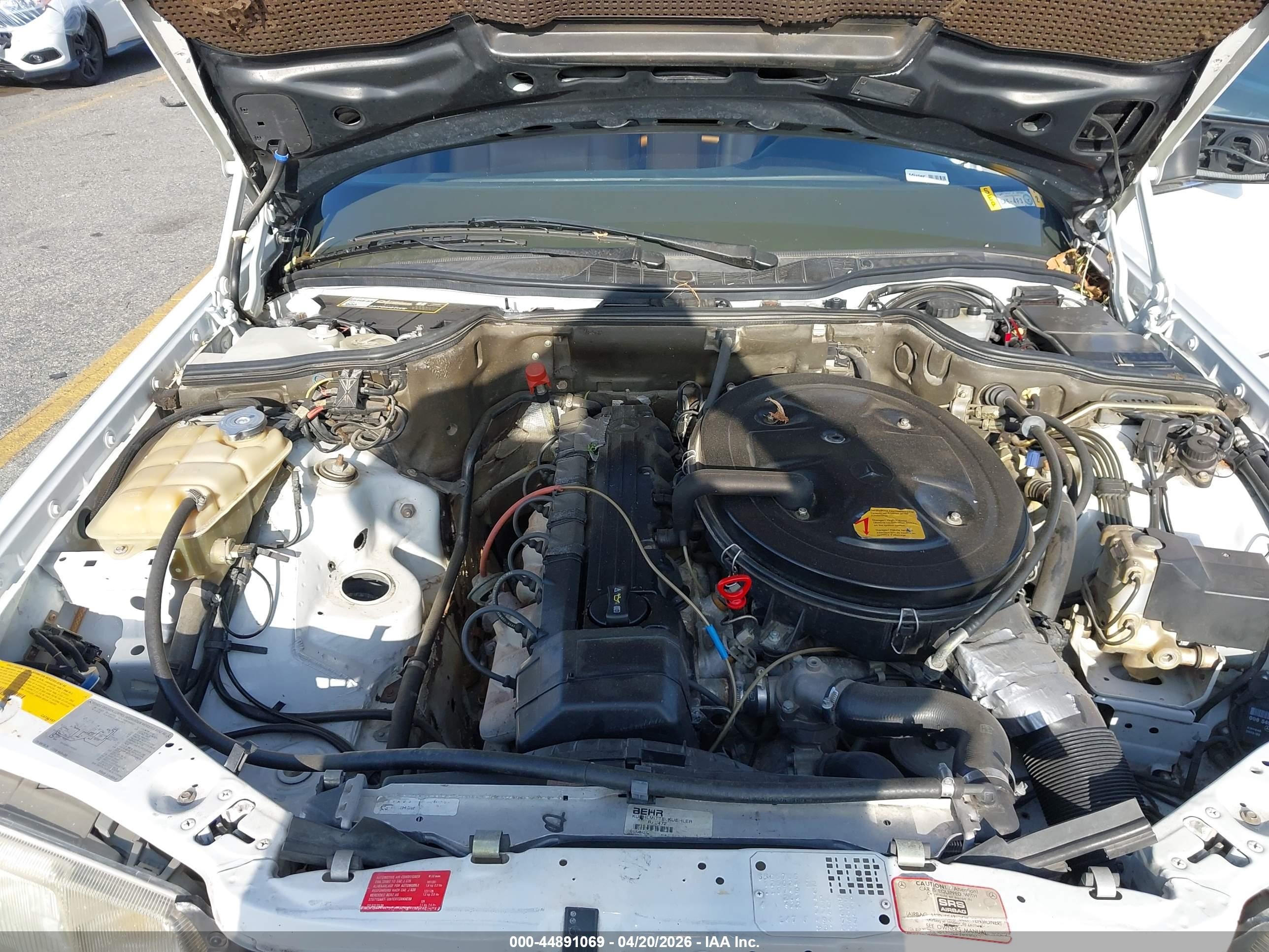 1991 Mercedes-benz 300 Se Белый vin: WDBCA24D0MA599967