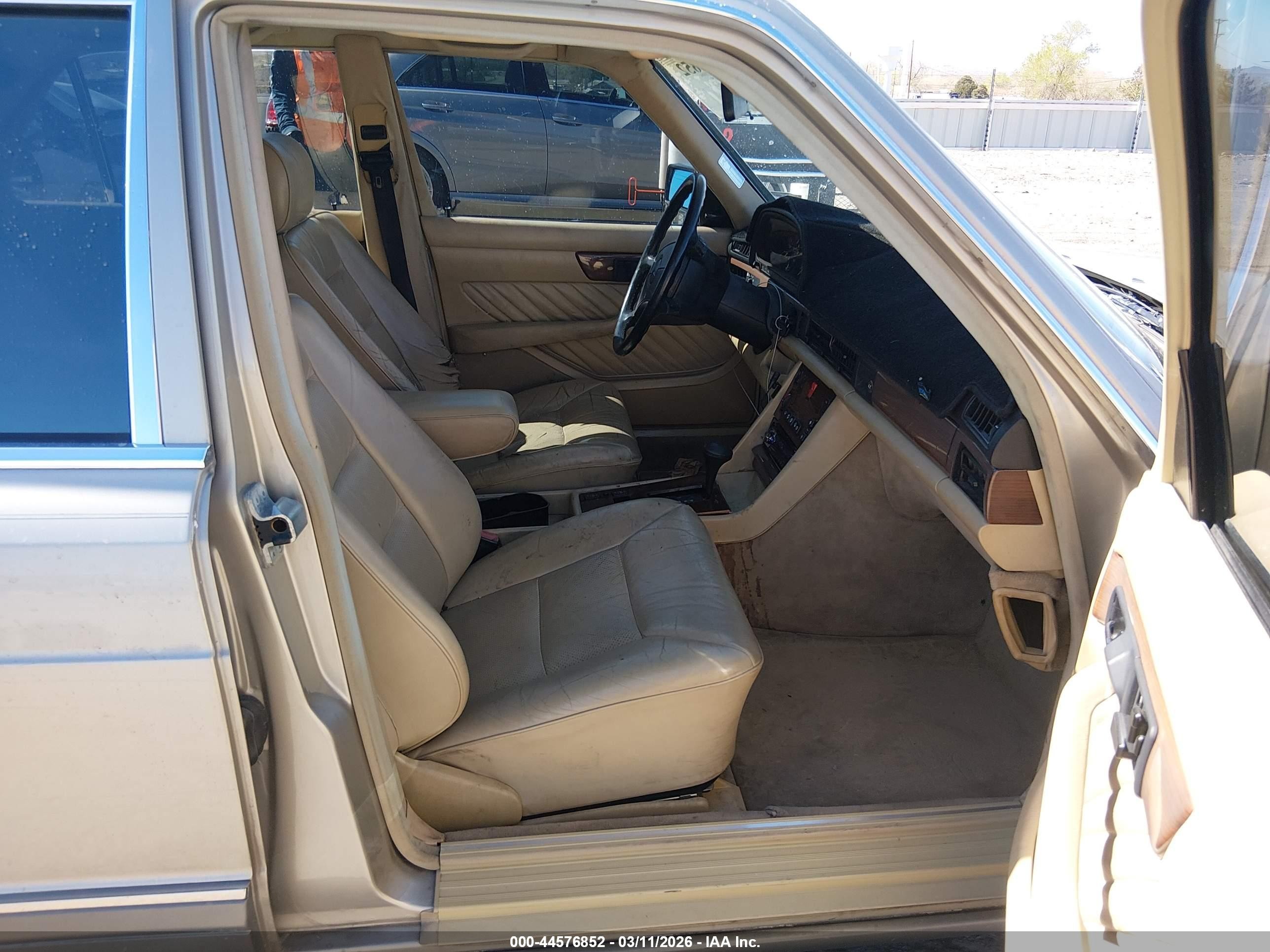 1989 Mercedes-benz 300 Se Champagne vin: WDBCA24D1KA431008