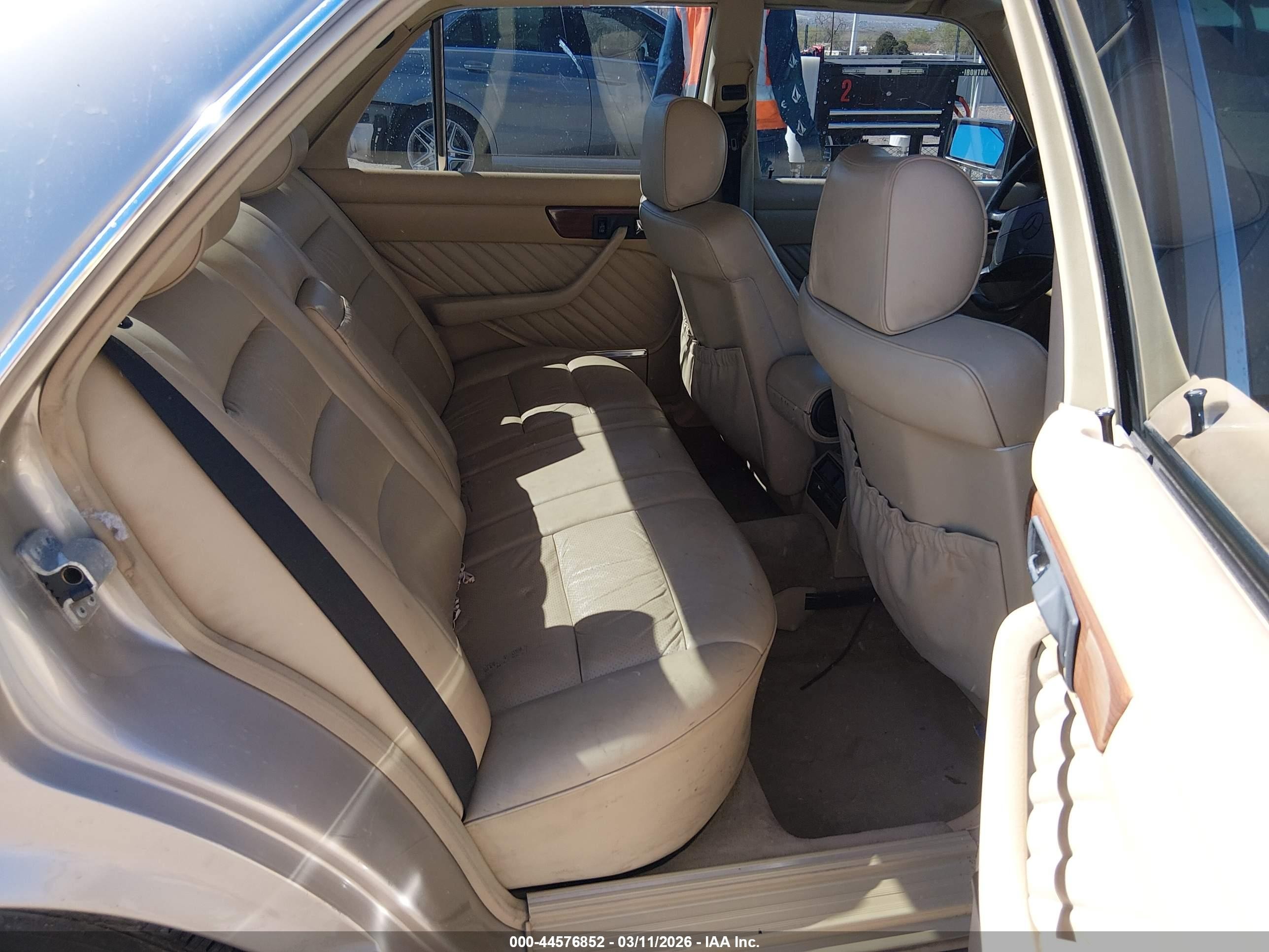 1989 Mercedes-benz 300 Se Champagne vin: WDBCA24D1KA431008
