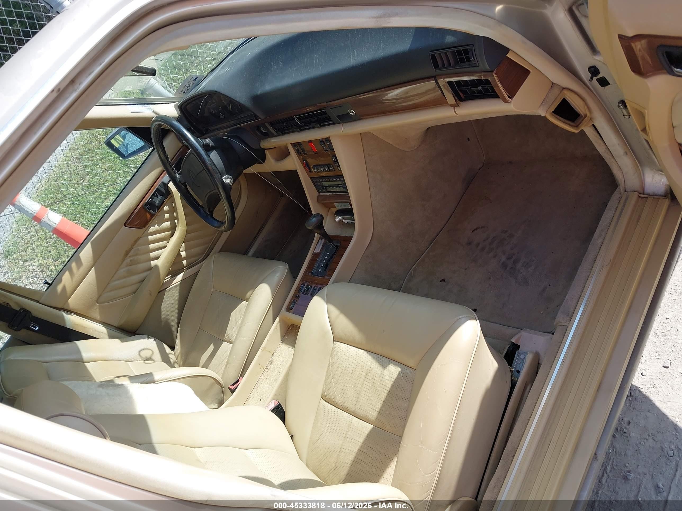 1989 Mercedes-benz 300 Se Gold vin: WDBCA24D1KA463912