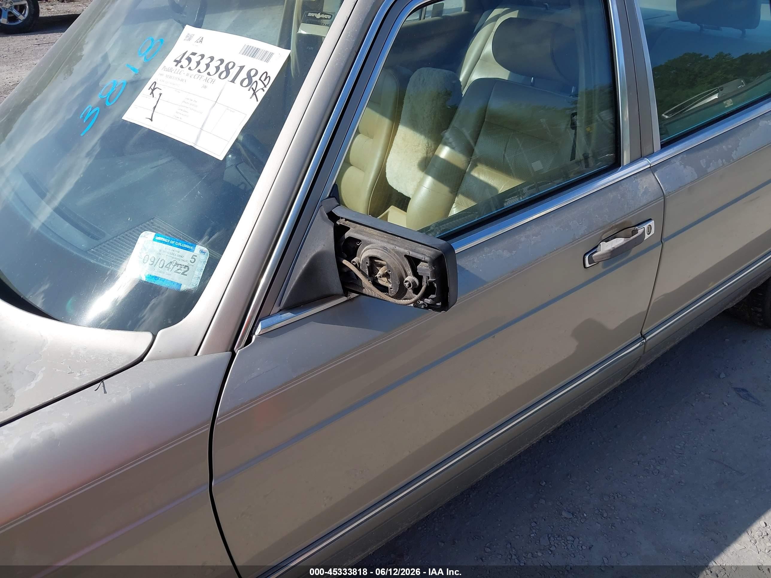 1989 Mercedes-benz 300 Se Gold vin: WDBCA24D1KA463912