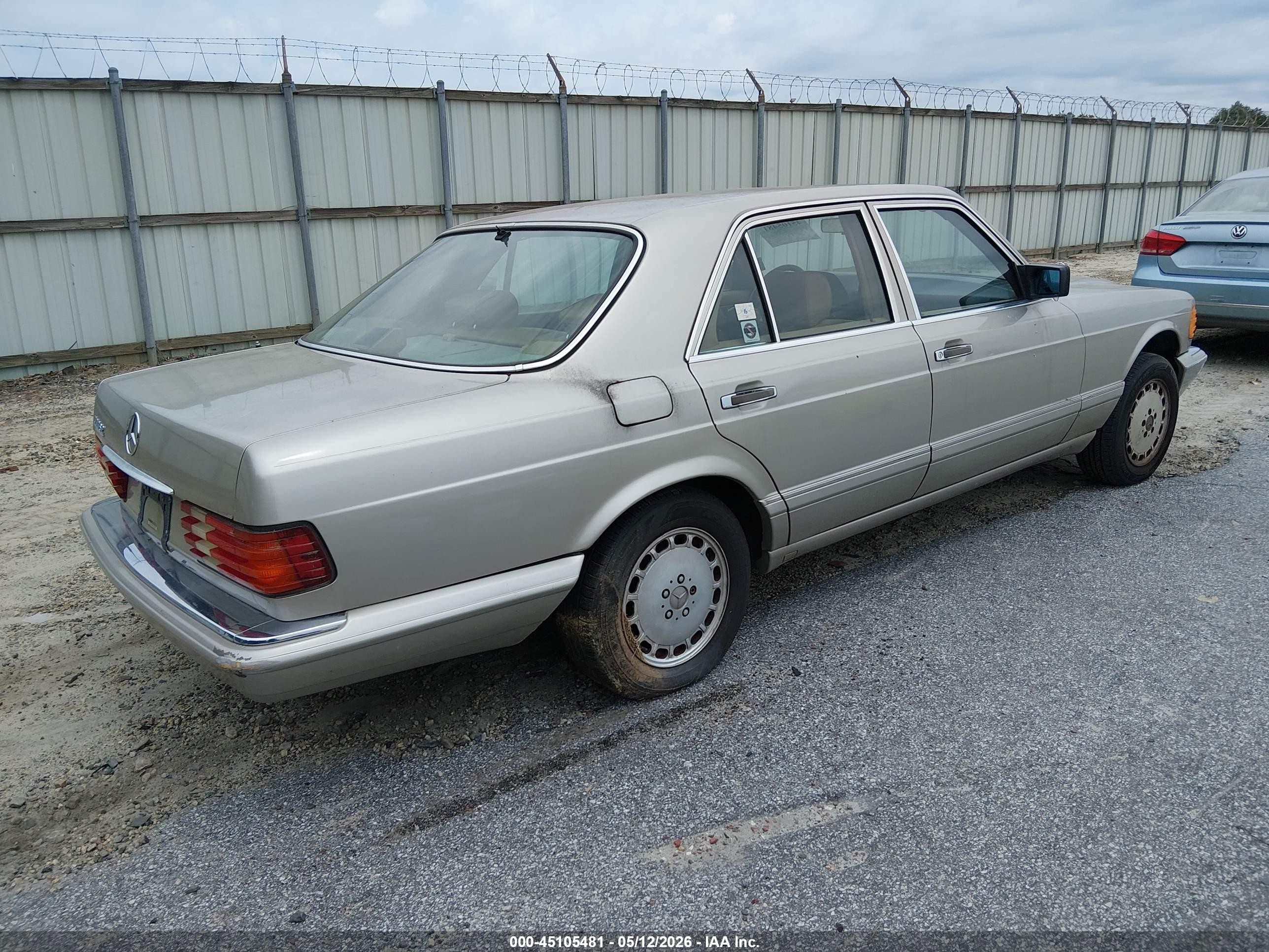 1991 Mercedes-benz 300 Se Золотой vin: WDBCA24D1MA568999