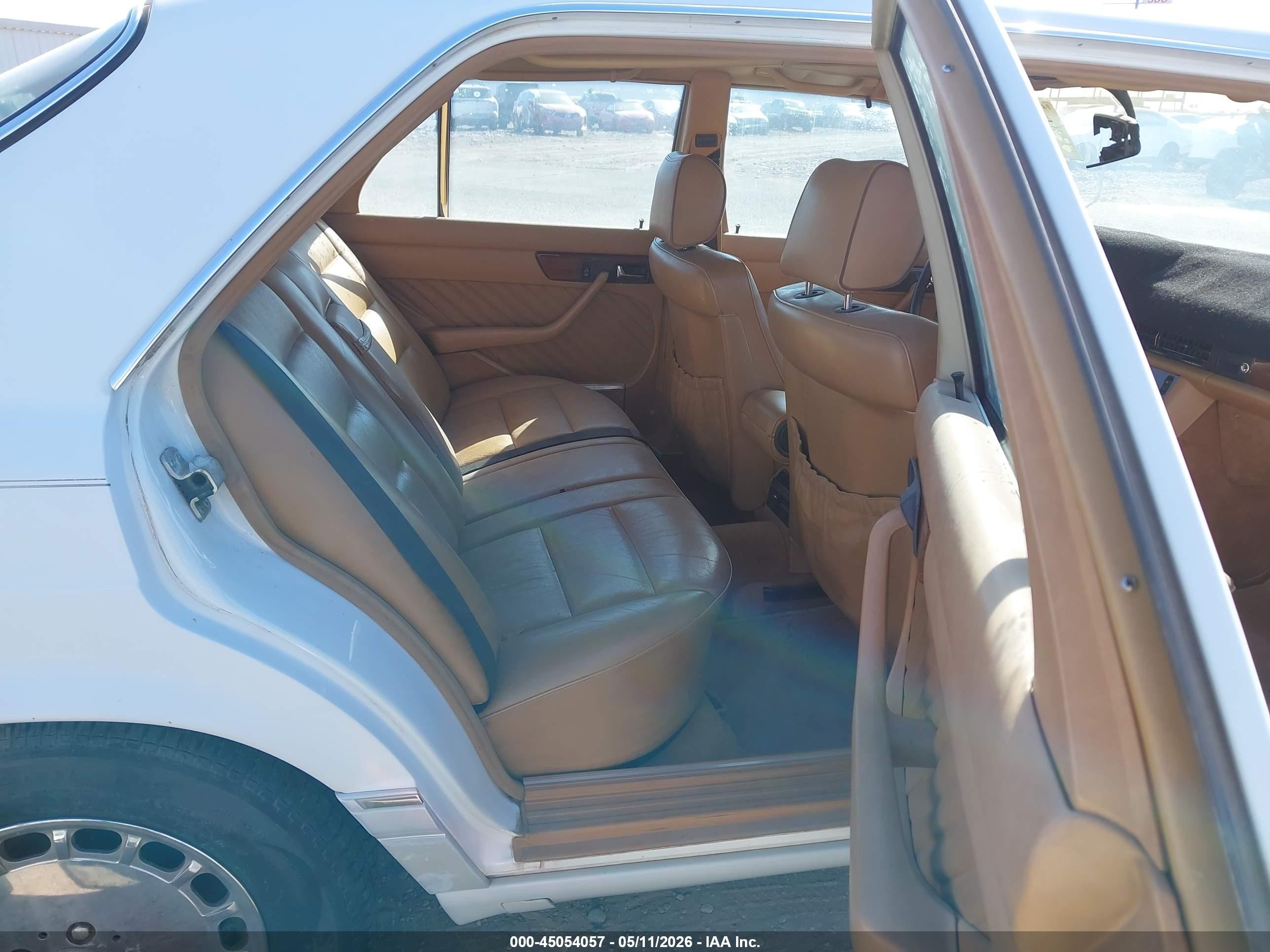 1991 Mercedes-benz 300 Se White vin: WDBCA24D1MA606960