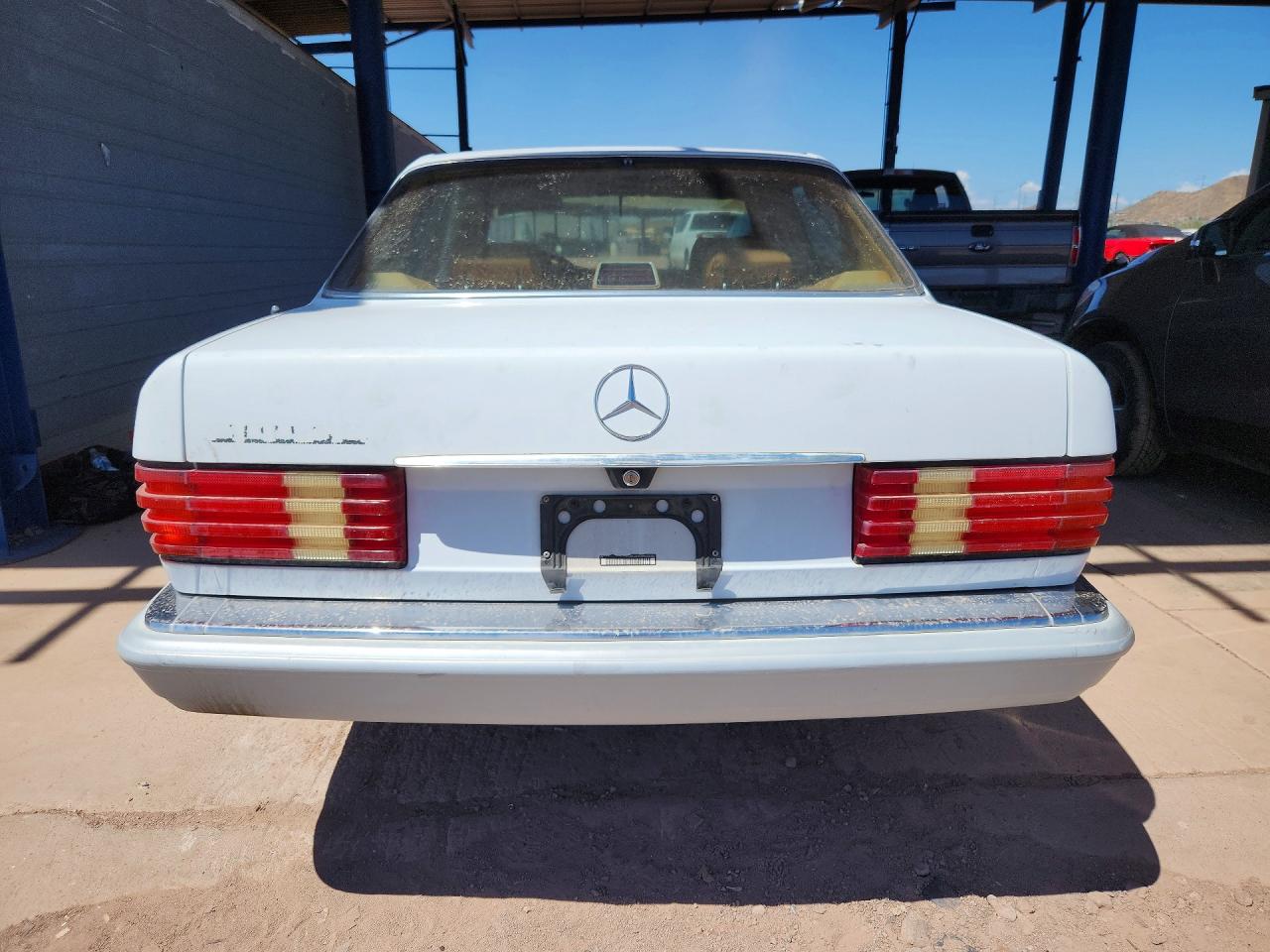 1991 Mercedes-benz 300 Se White vin: WDBCA24D1MA606960