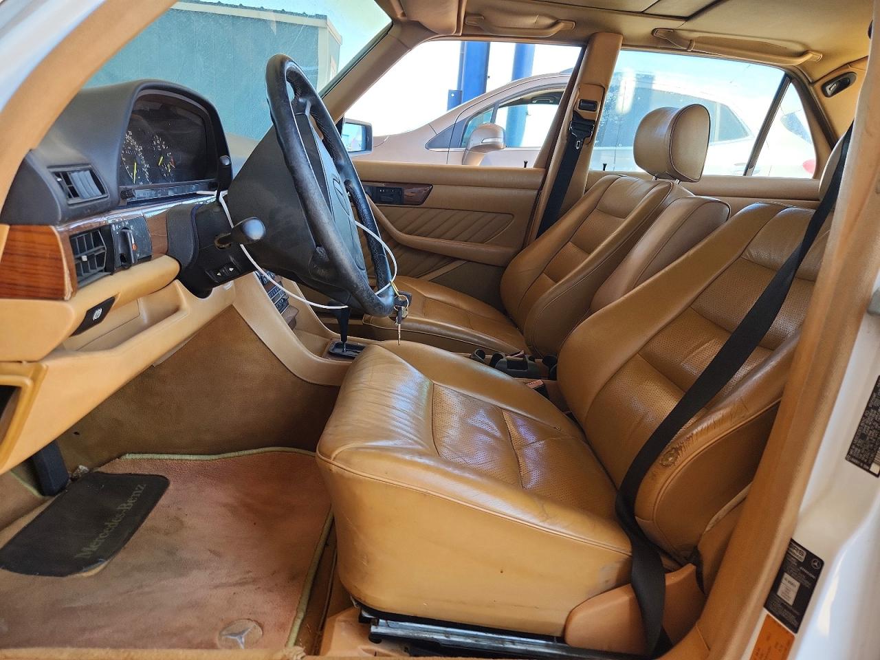 1991 Mercedes-benz 300 Se White vin: WDBCA24D1MA606960