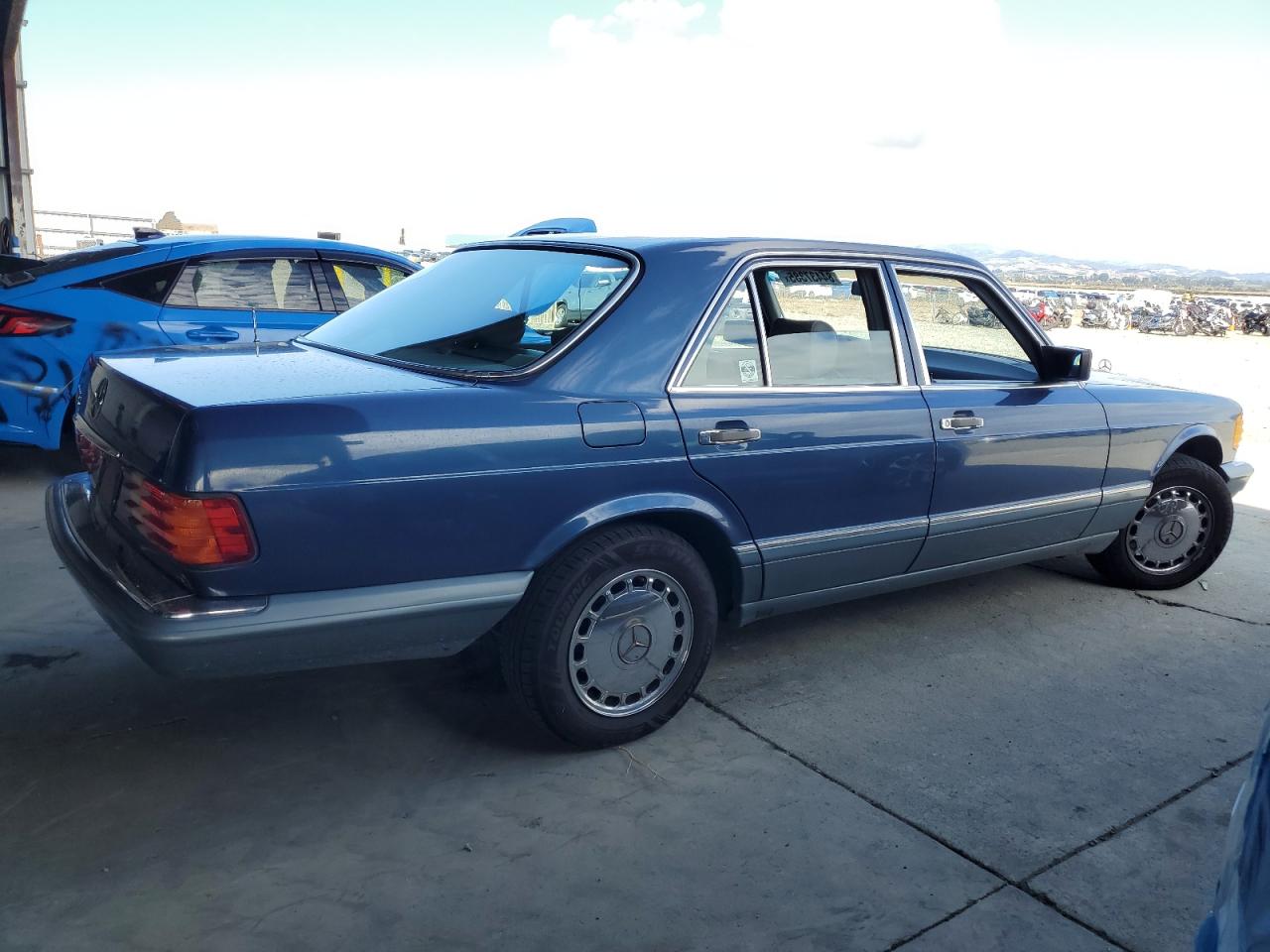 1988 Mercedes-benz 300 Se Синий vin: WDBCA24D2JA422445