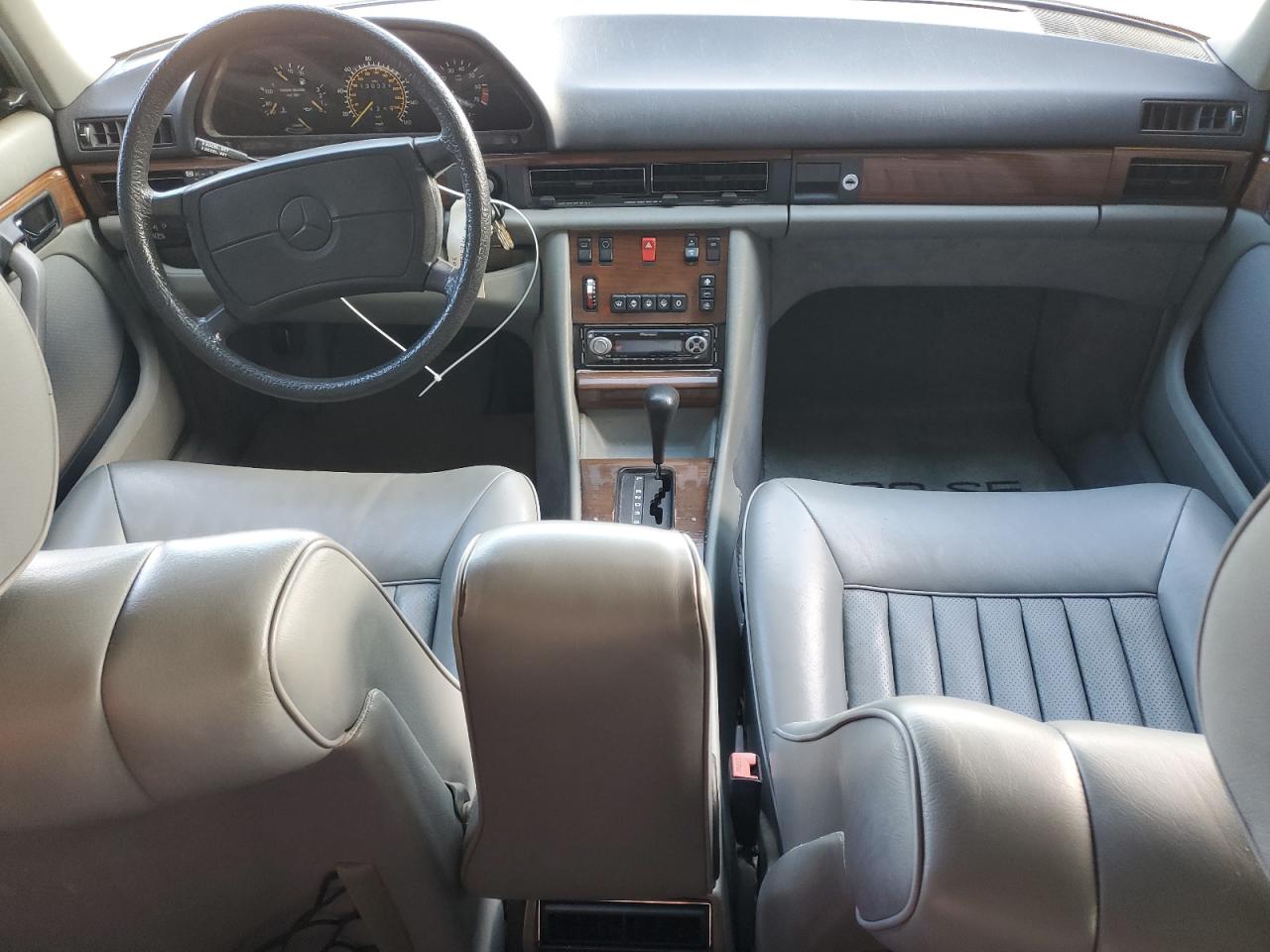 1988 Mercedes-benz 300 Se Синий vin: WDBCA24D2JA422445