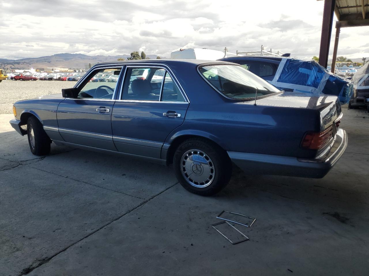1988 Mercedes-benz 300 Se Синий vin: WDBCA24D2JA422445