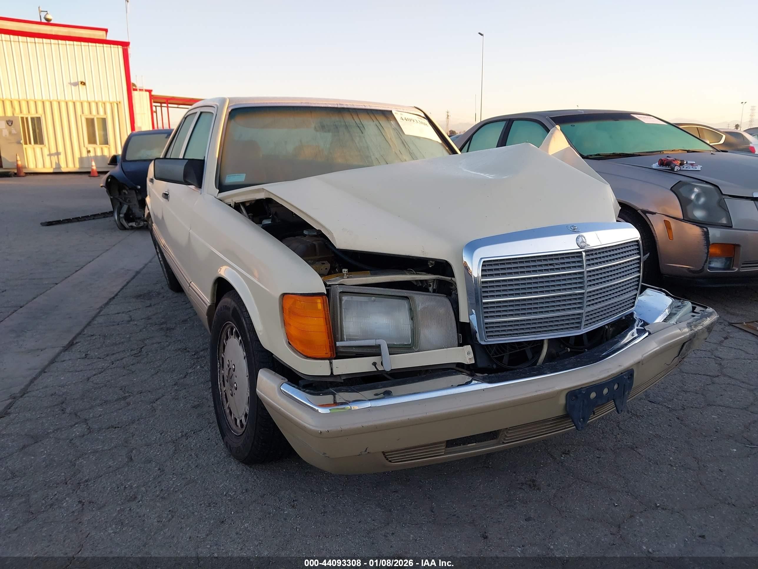 1991 Mercedes-benz 300 Se Pewter vin: WDBCA24D3MA588994
