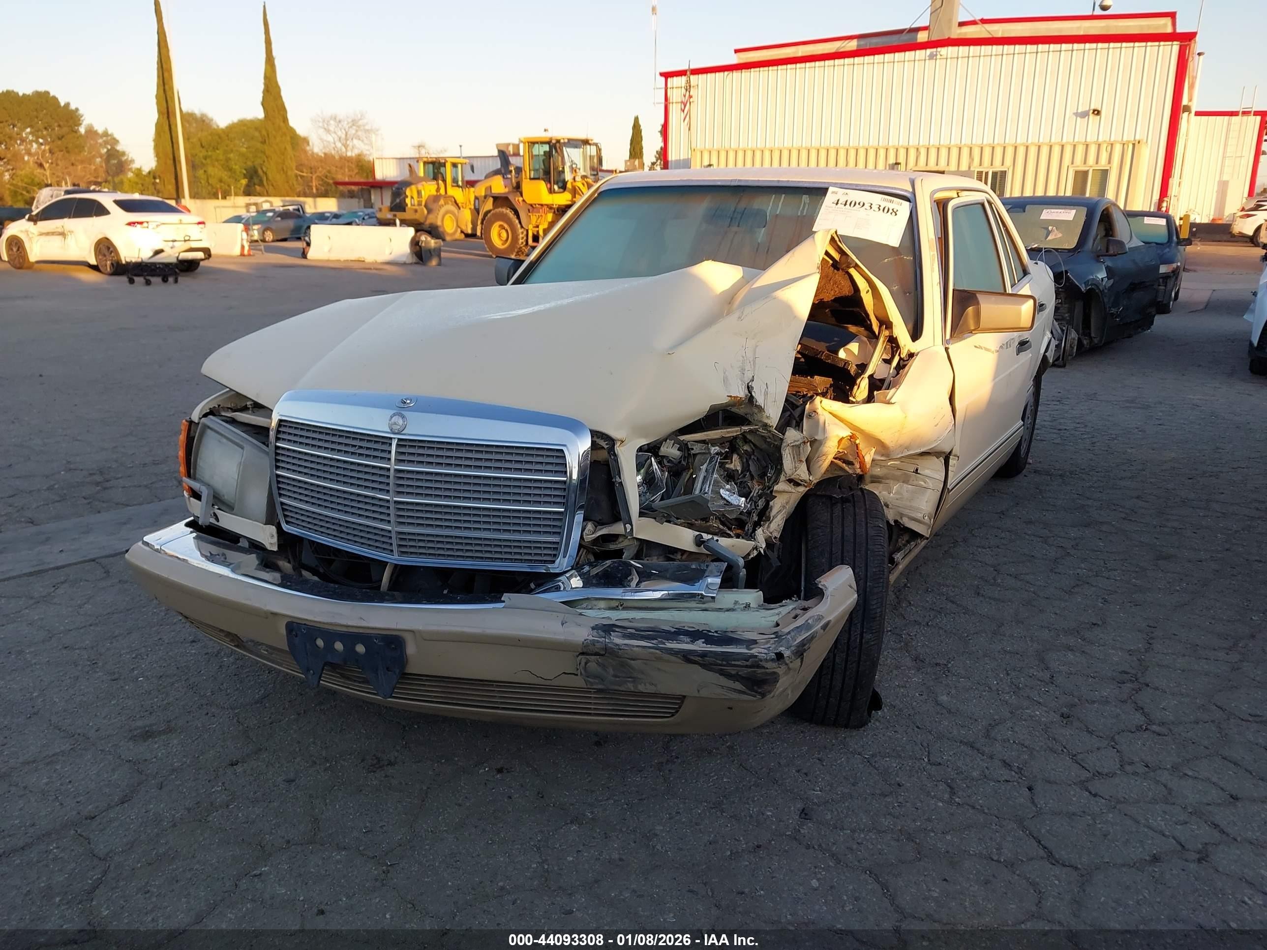 1991 Mercedes-benz 300 Se Pewter vin: WDBCA24D3MA588994