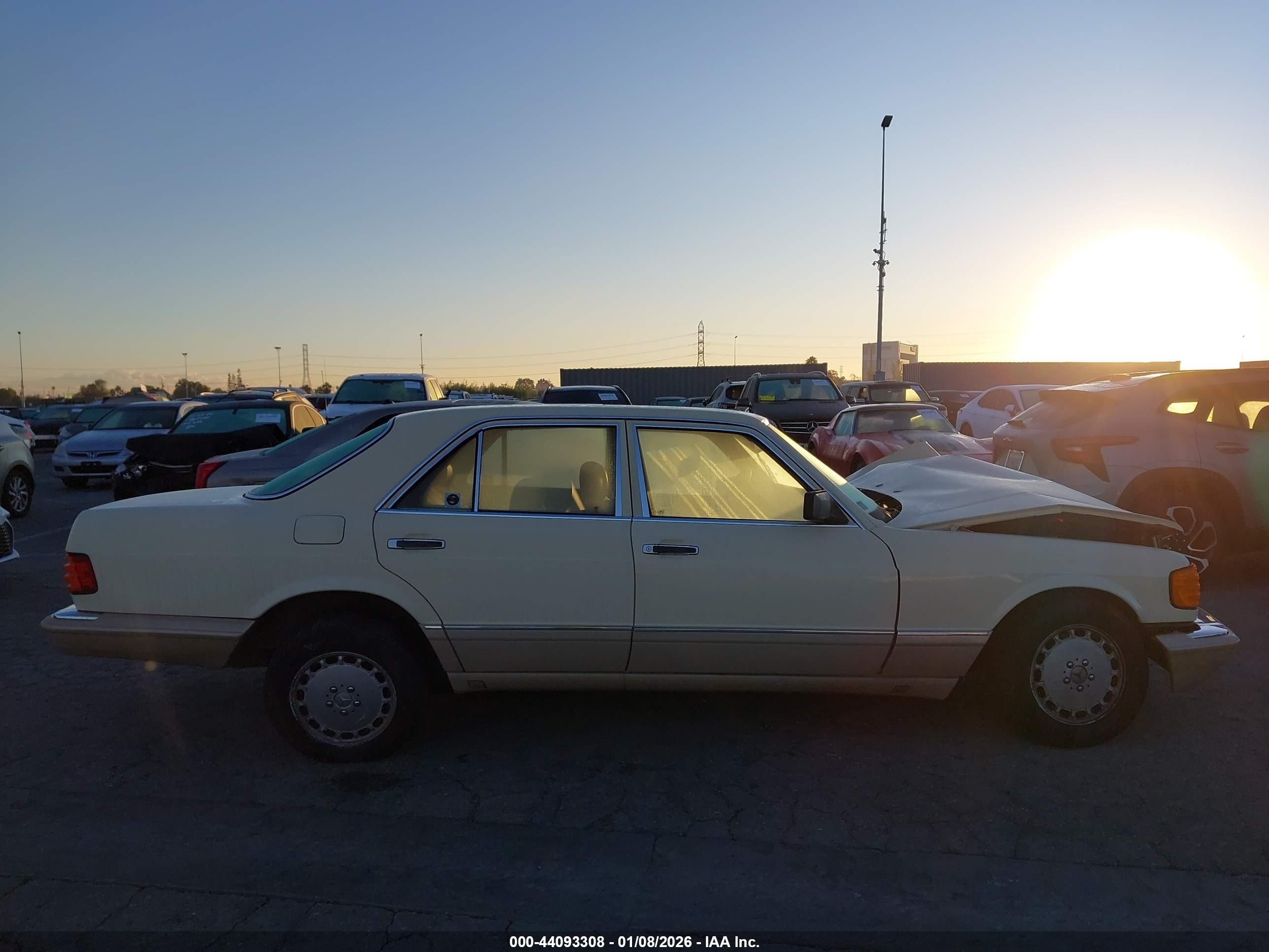 1991 Mercedes-benz 300 Se Pewter vin: WDBCA24D3MA588994