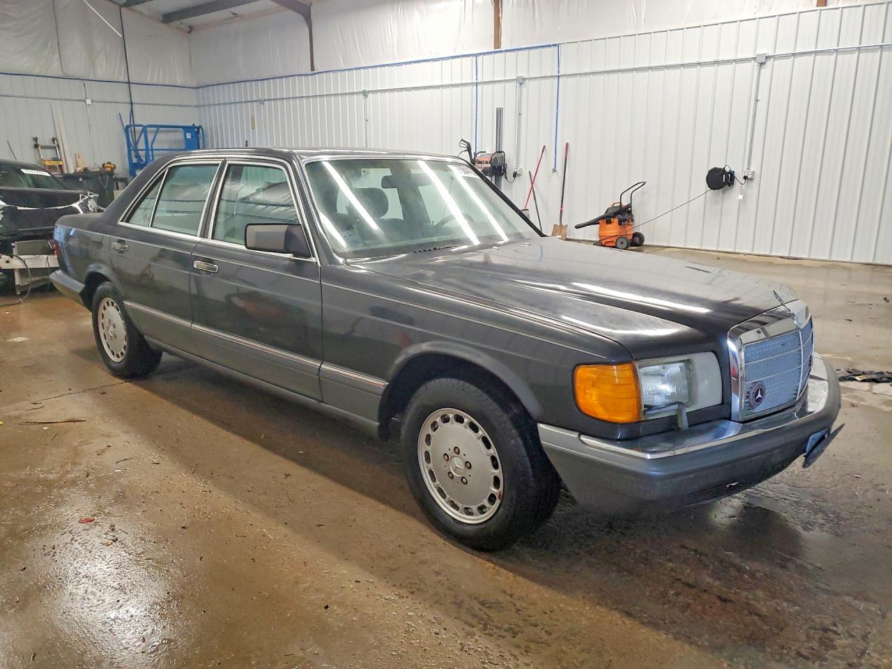 1991 Mercedes-benz 300 Se Gray vin: WDBCA24D3MA592110