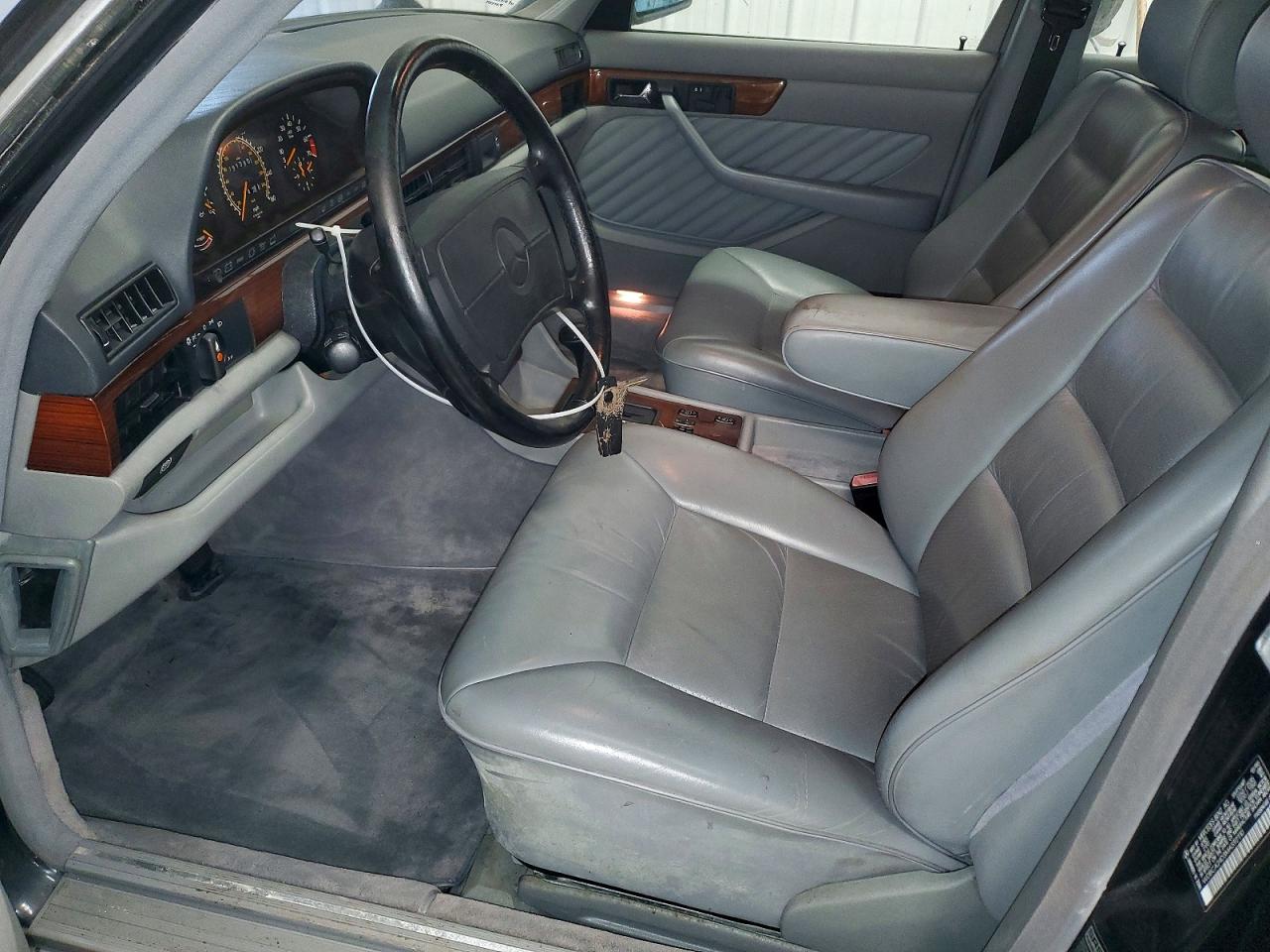 1991 Mercedes-benz 300 Se Gray vin: WDBCA24D3MA592110