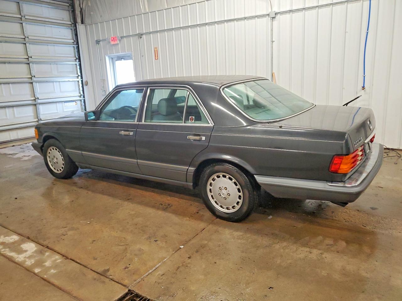 1991 Mercedes-benz 300 Se Gray vin: WDBCA24D3MA592110