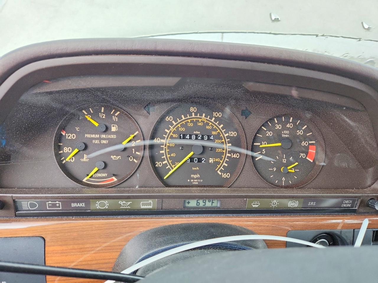 1988 Mercedes-benz 300 Se Желто-коричневый vin: WDBCA24D4JA422463