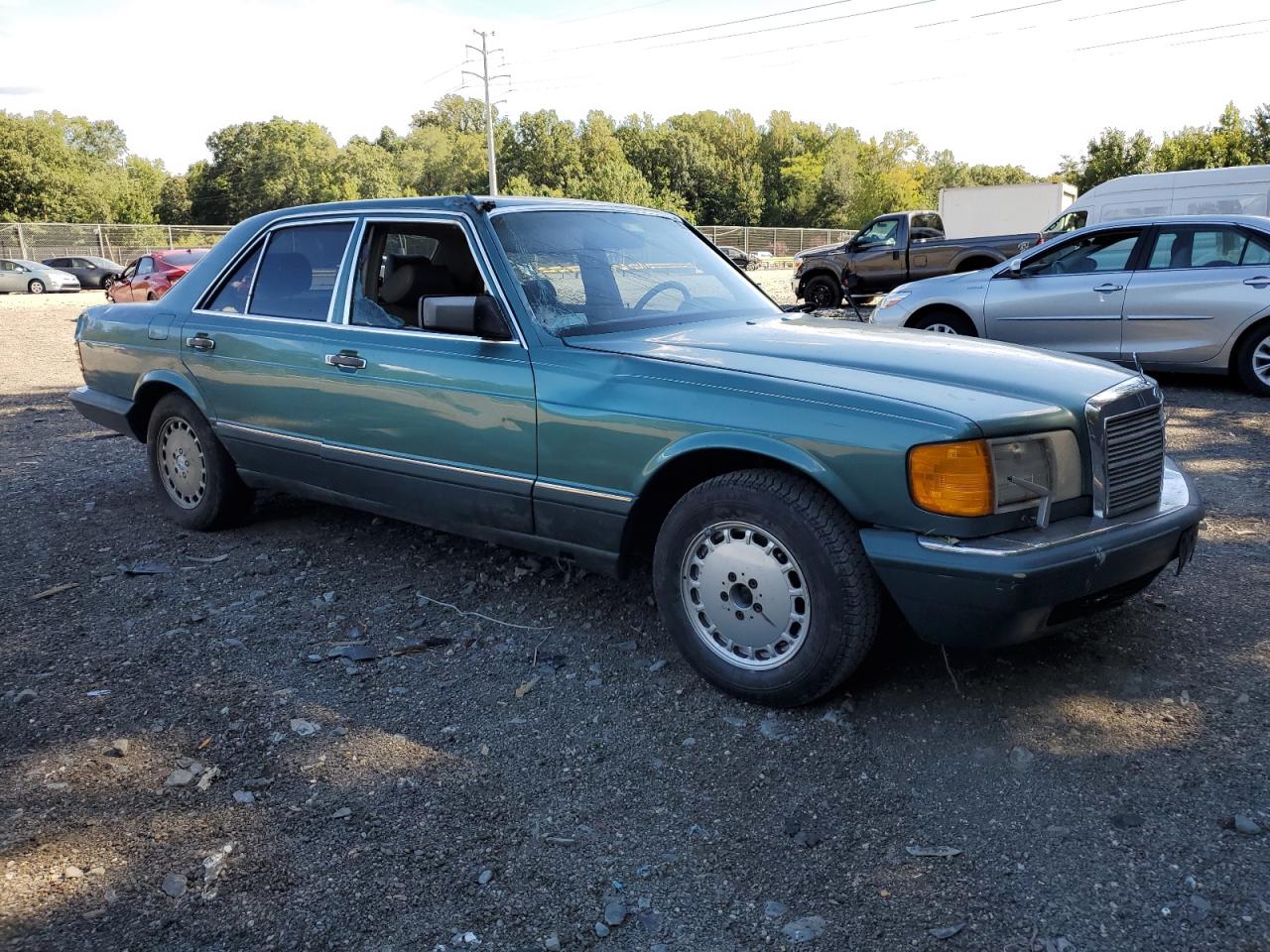 1989 Mercedes-benz 300 Se Бирюзовый vin: WDBCA24D4KA431052