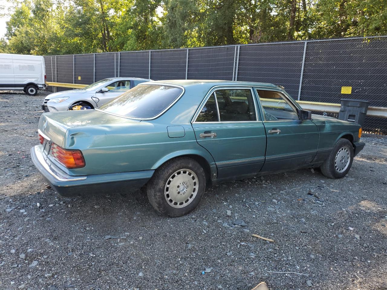1989 Mercedes-benz 300 Se Бирюзовый vin: WDBCA24D4KA431052