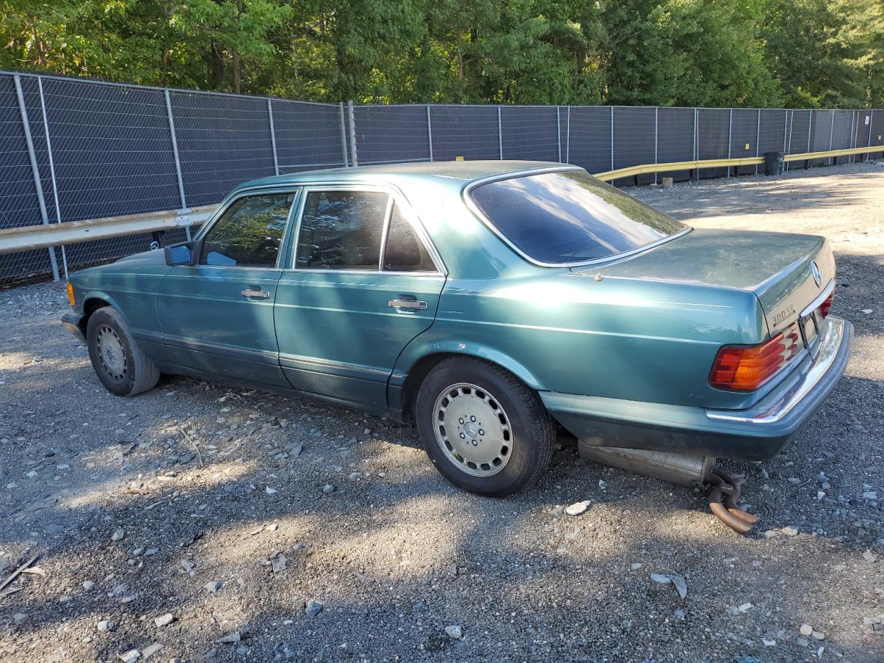1989 Mercedes-benz 300 Se Бирюзовый vin: WDBCA24D4KA431052