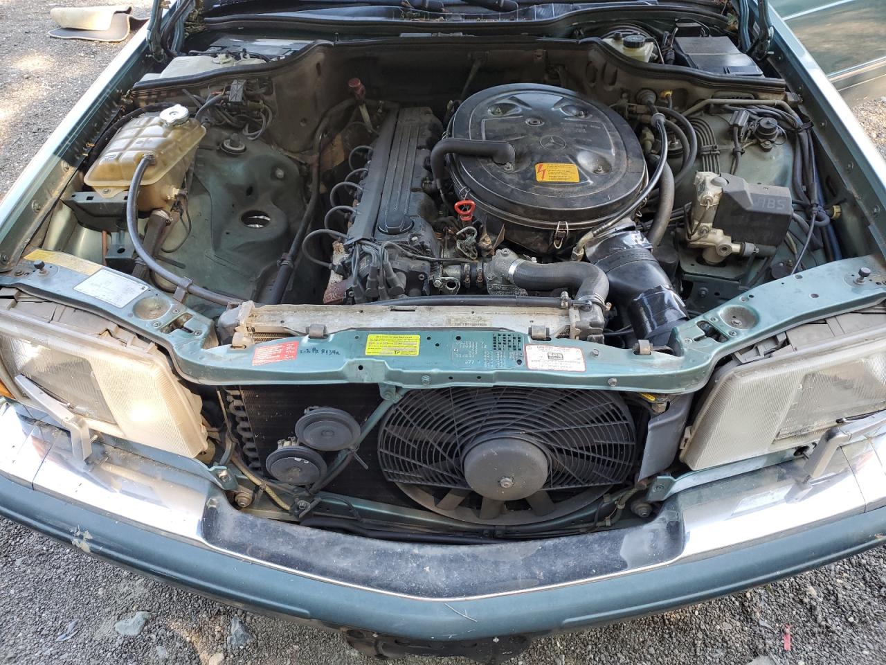 1989 Mercedes-benz 300 Se Бирюзовый vin: WDBCA24D4KA431052