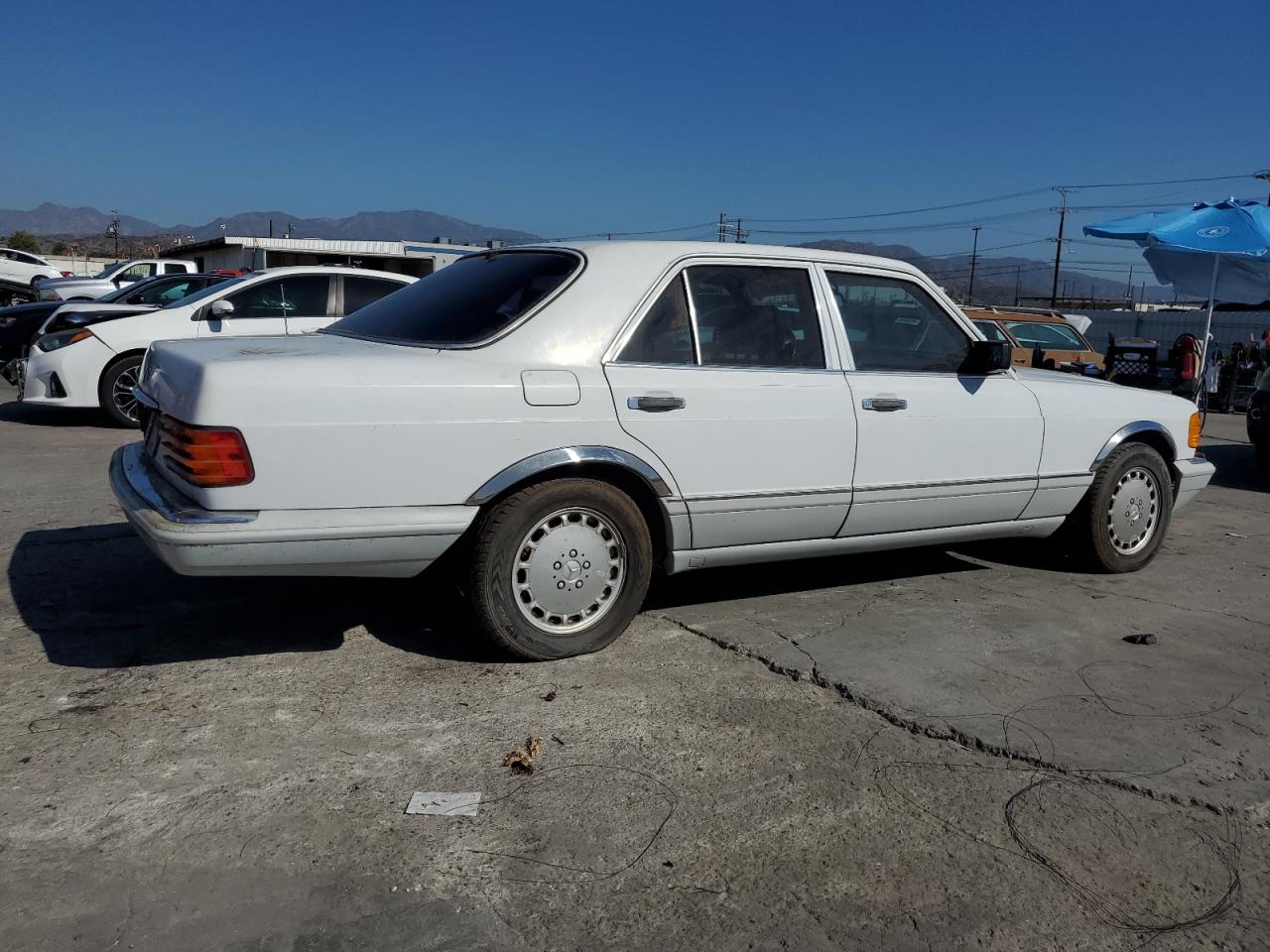 1991 Mercedes-benz 300 Se White vin: WDBCA24D4MA572092