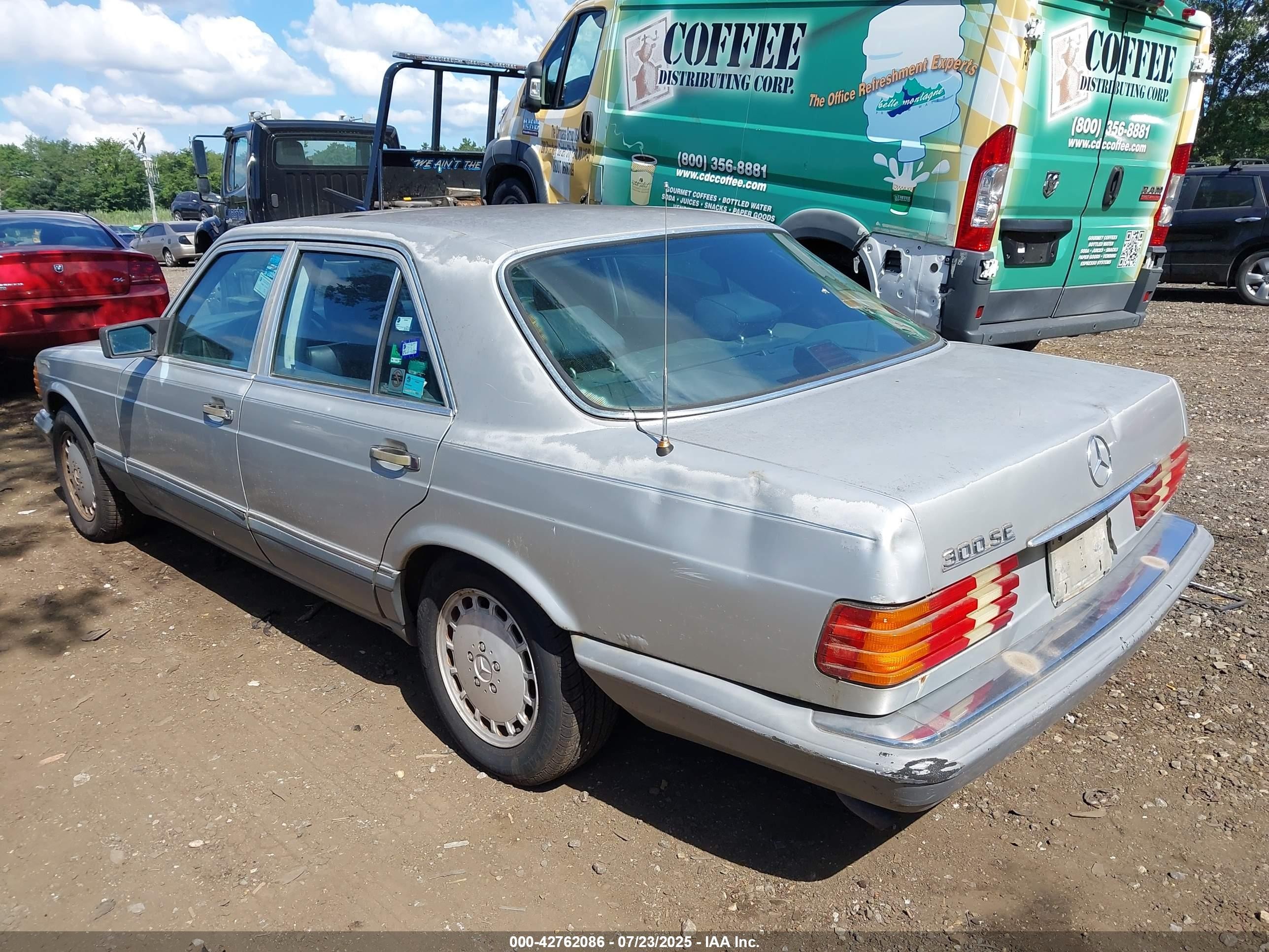 1988 Mercedes-benz 300 Se Silver vin: WDBCA24D5JA404473