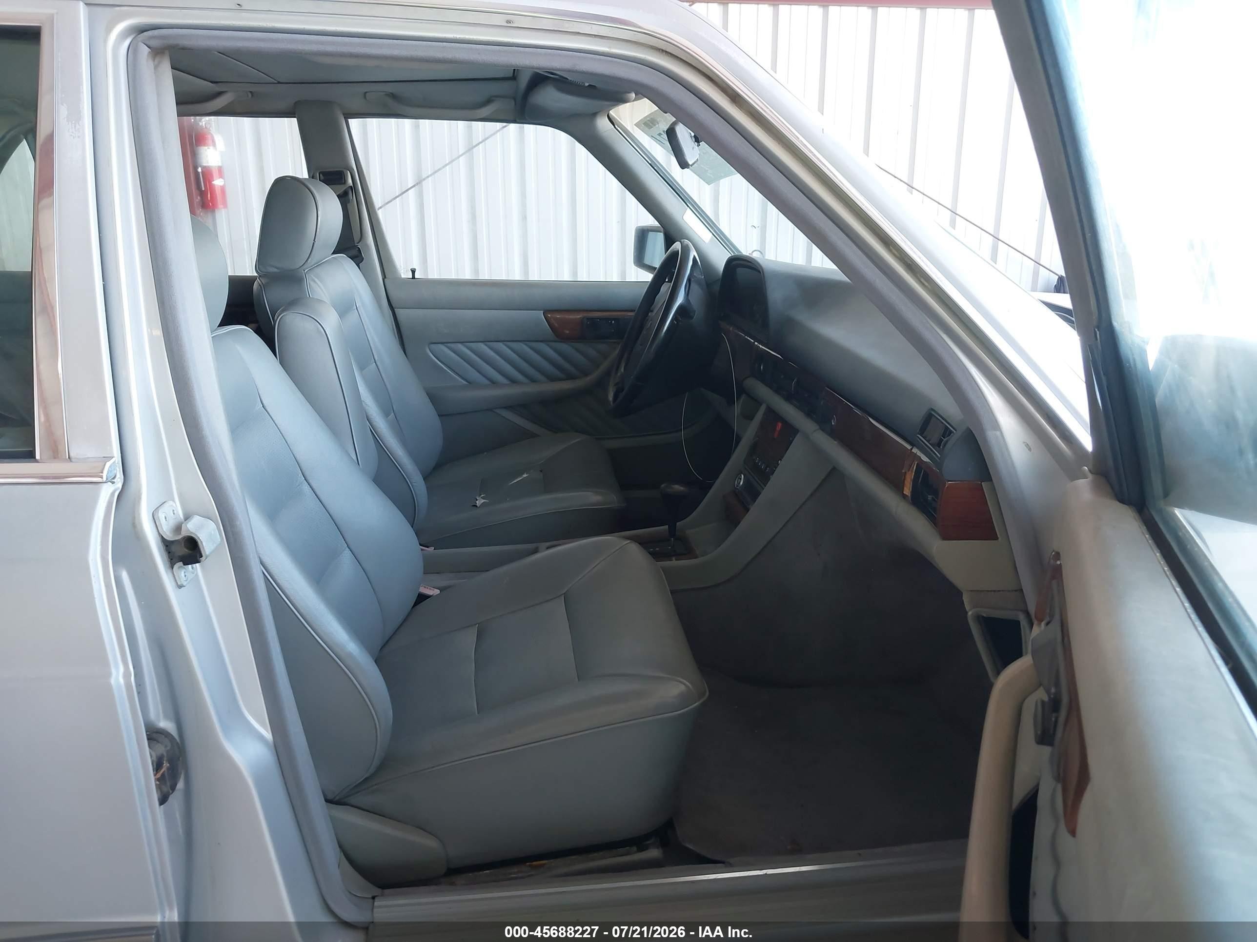 1991 Mercedes-benz 300 Se Silver vin: WDBCA24D5MA574319
