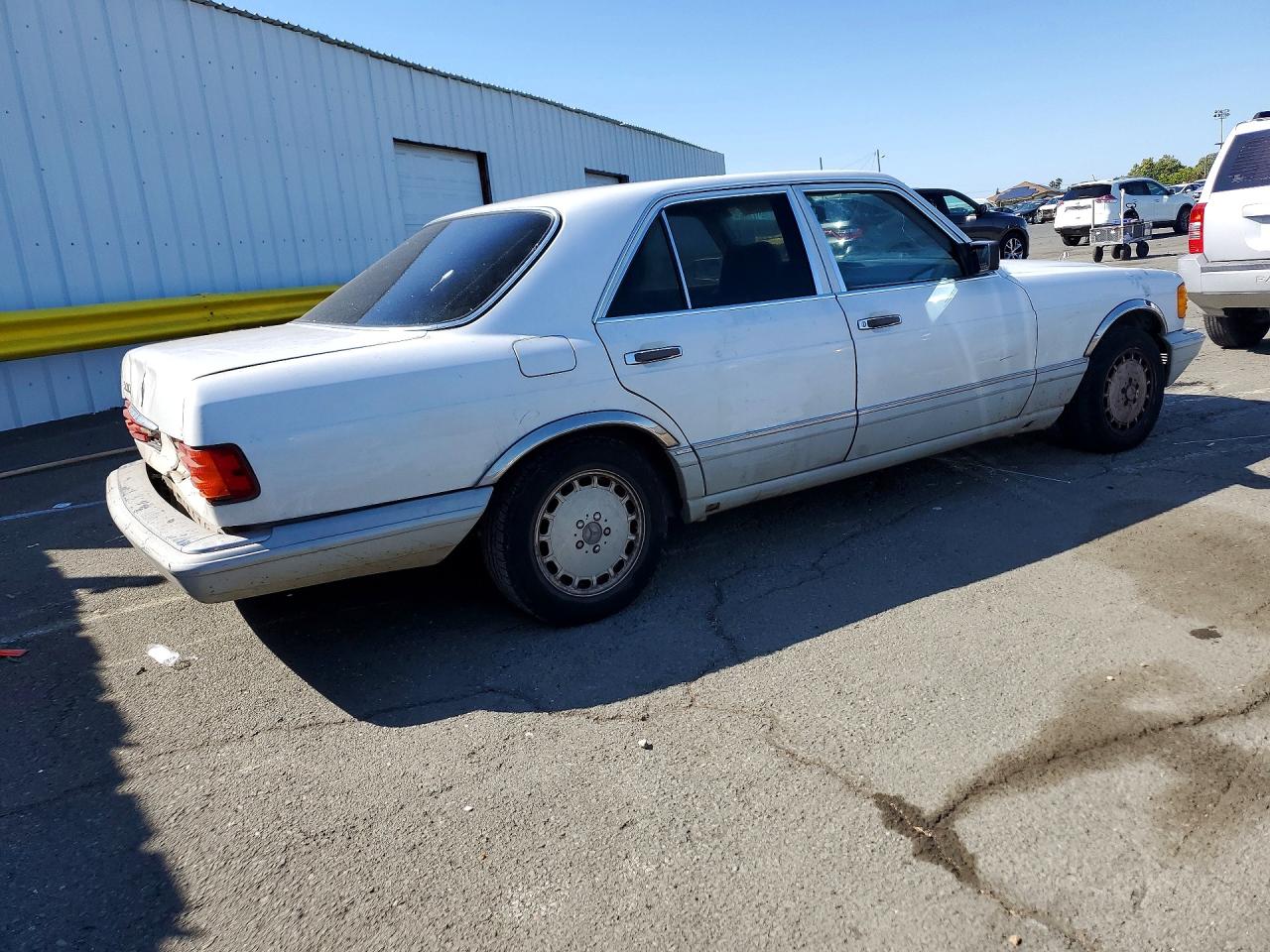 1989 Mercedes-benz 300 Se White vin: WDBCA24D6KA449942
