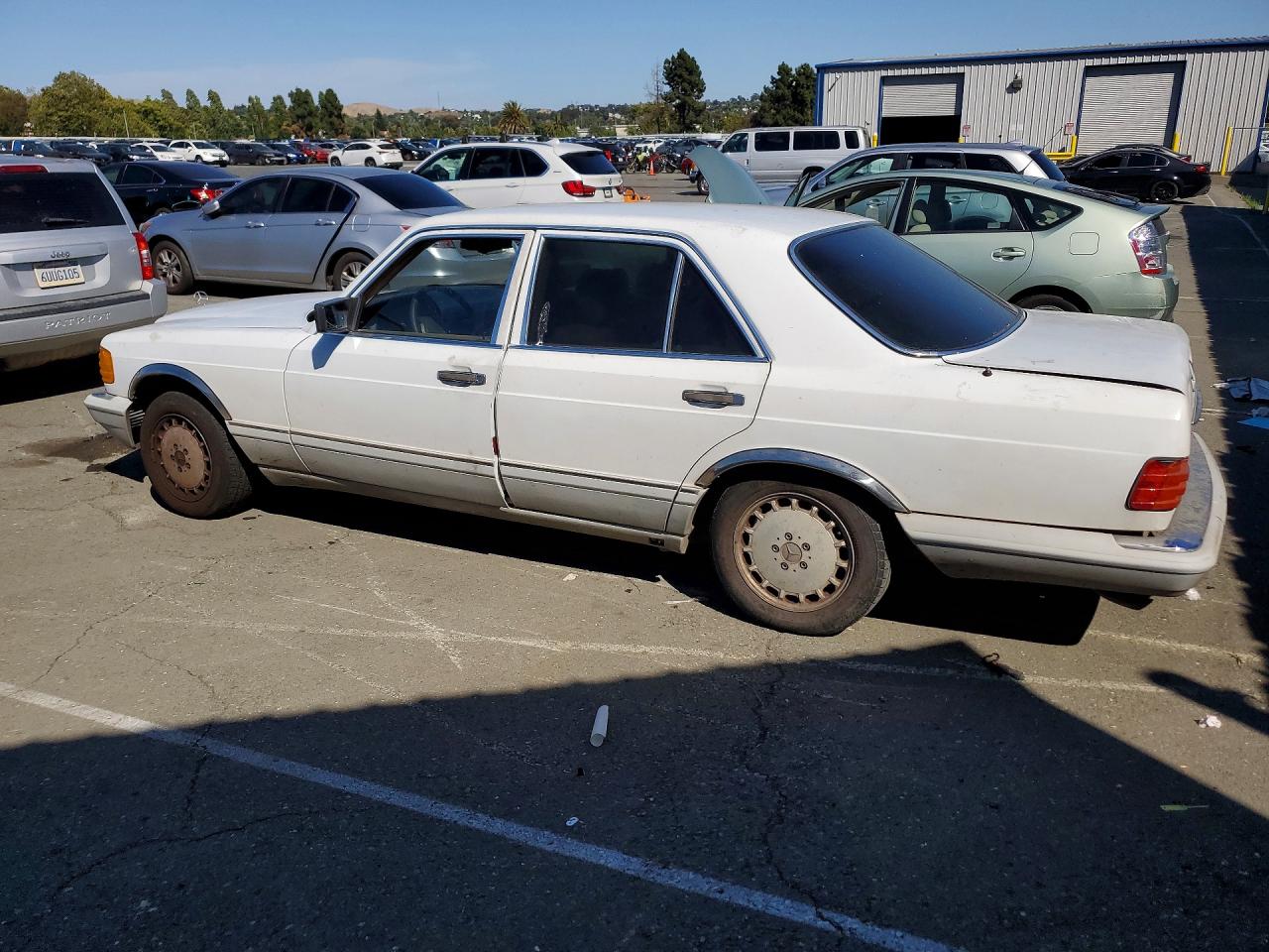 1989 Mercedes-benz 300 Se White vin: WDBCA24D6KA449942