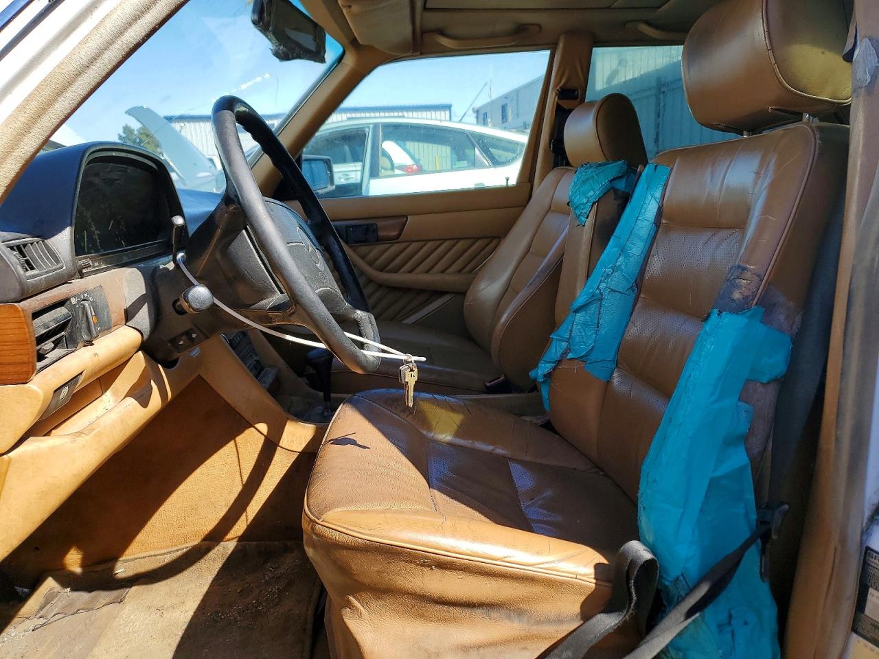 1989 Mercedes-benz 300 Se White vin: WDBCA24D6KA449942