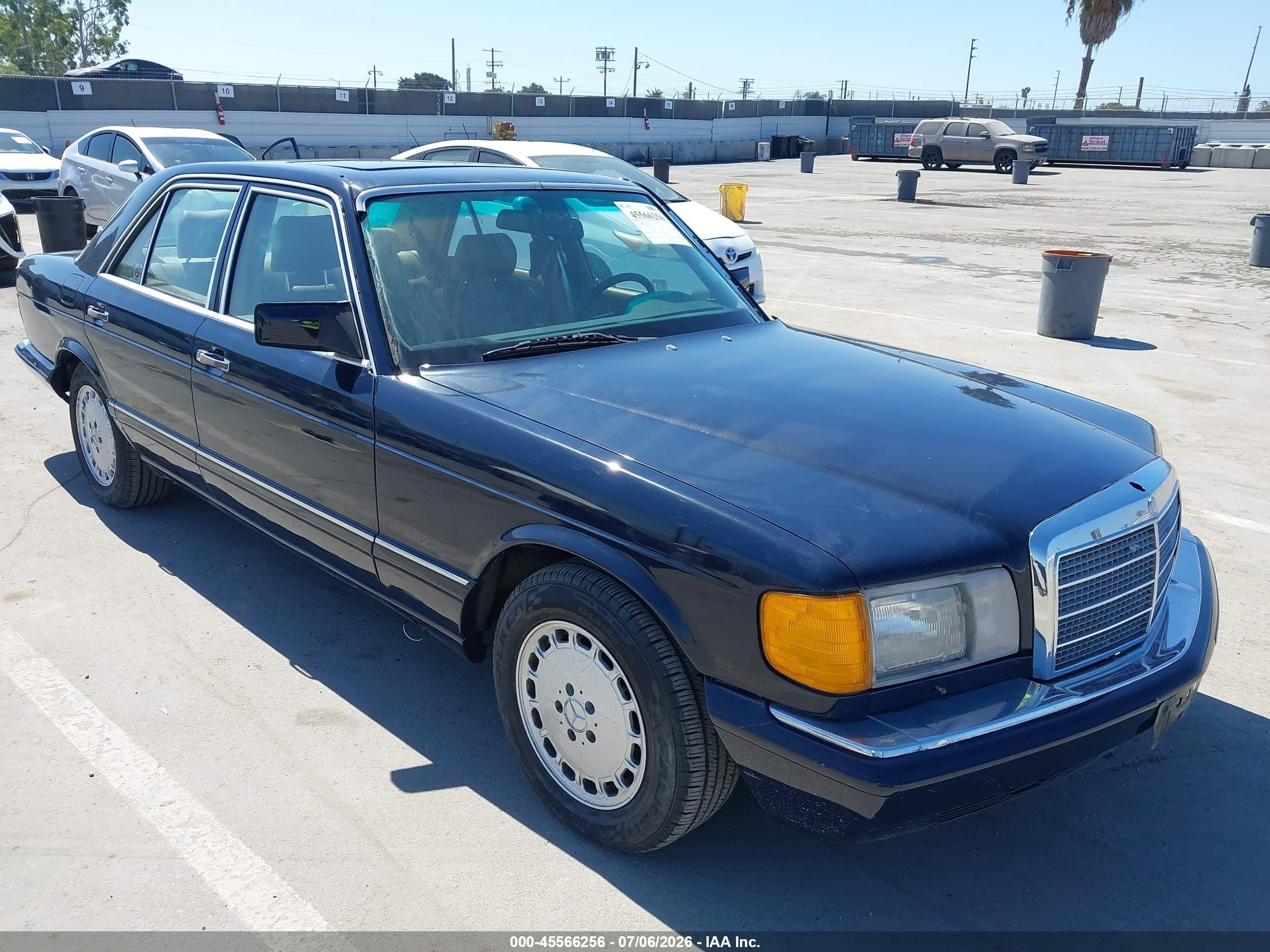 1990 Mercedes-benz 300 Se Dark Blue vin: WDBCA24D6LA505881