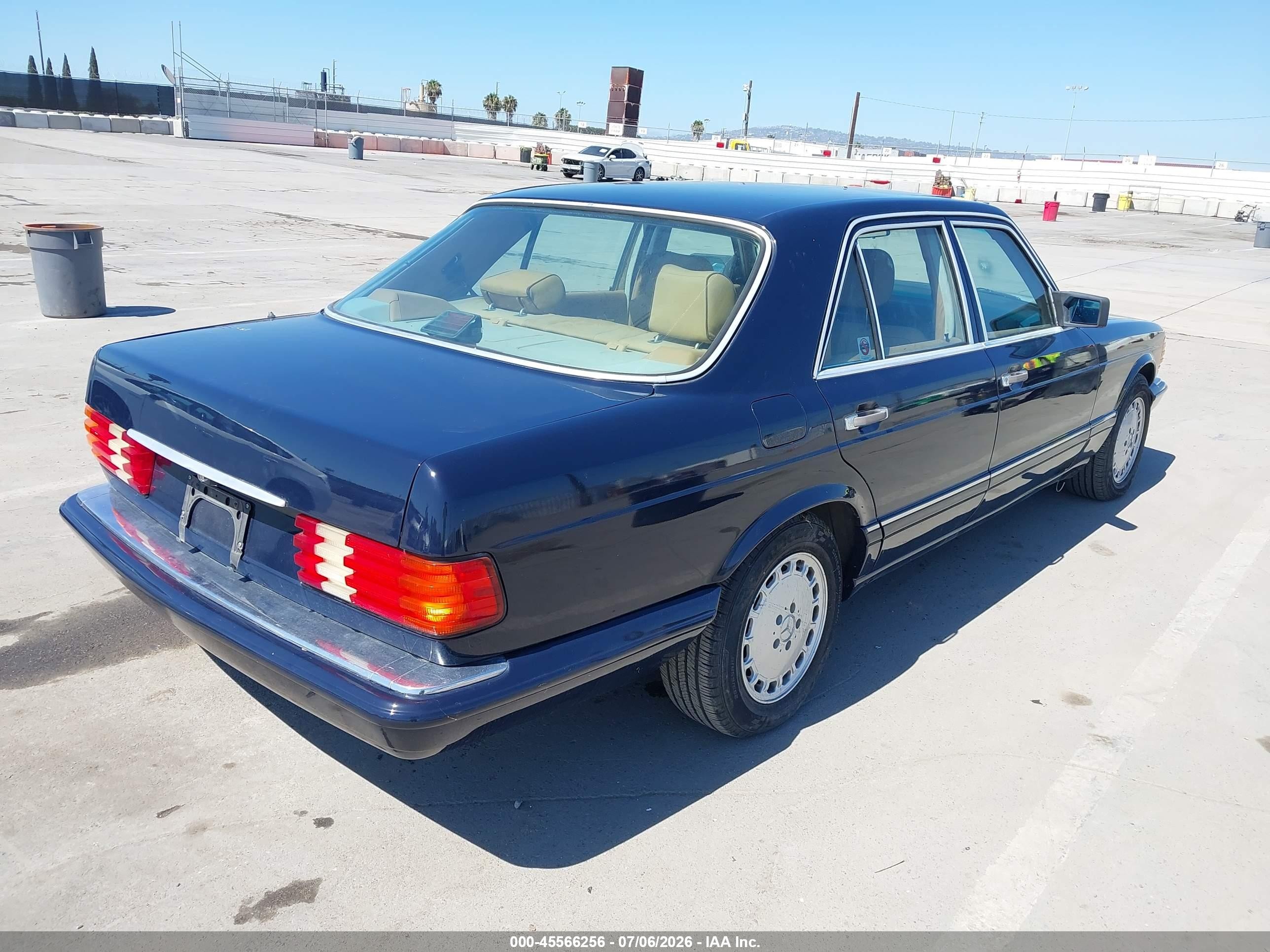 1990 Mercedes-benz 300 Se Dark Blue vin: WDBCA24D6LA505881