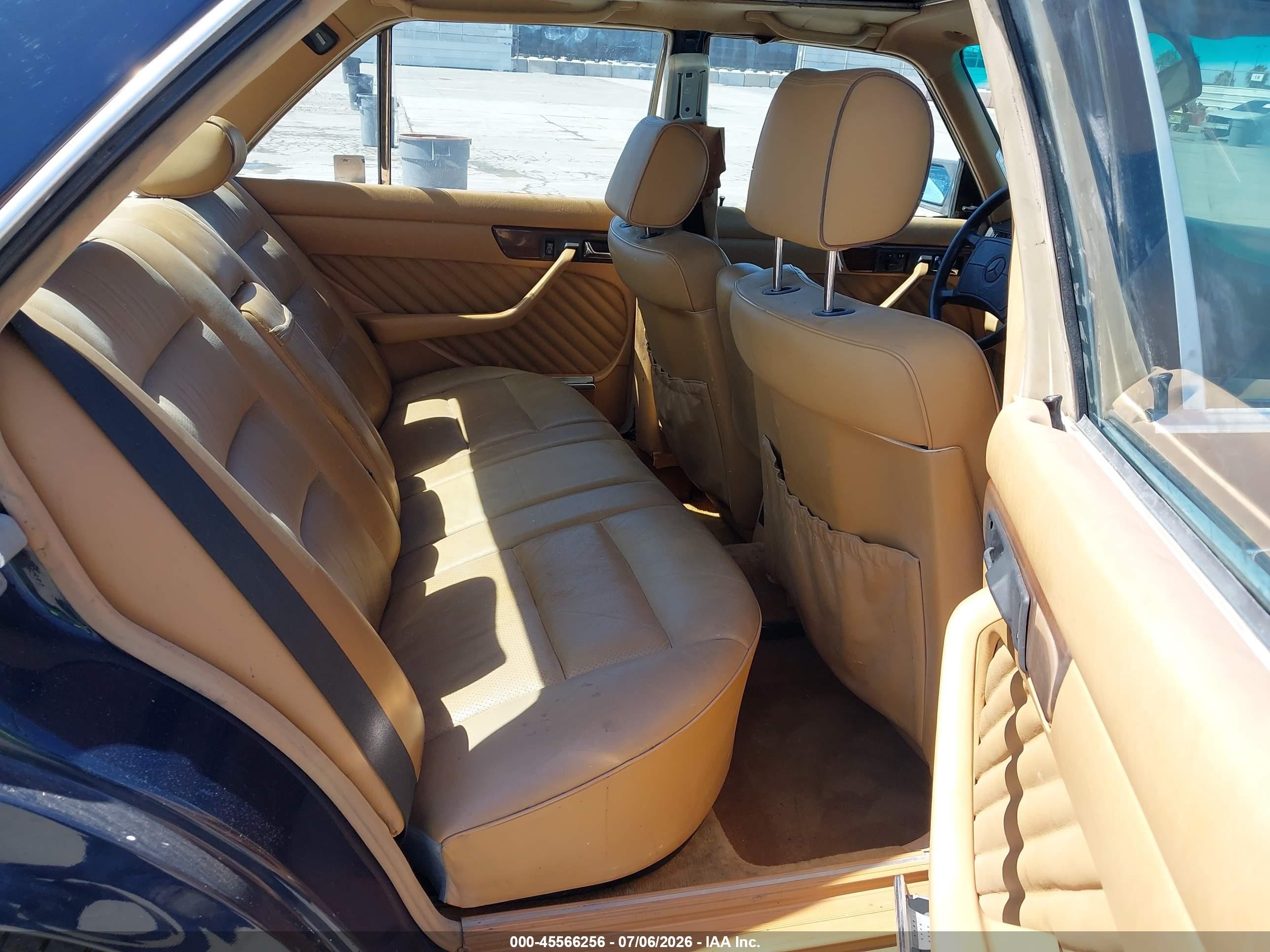 1990 Mercedes-benz 300 Se Dark Blue vin: WDBCA24D6LA505881