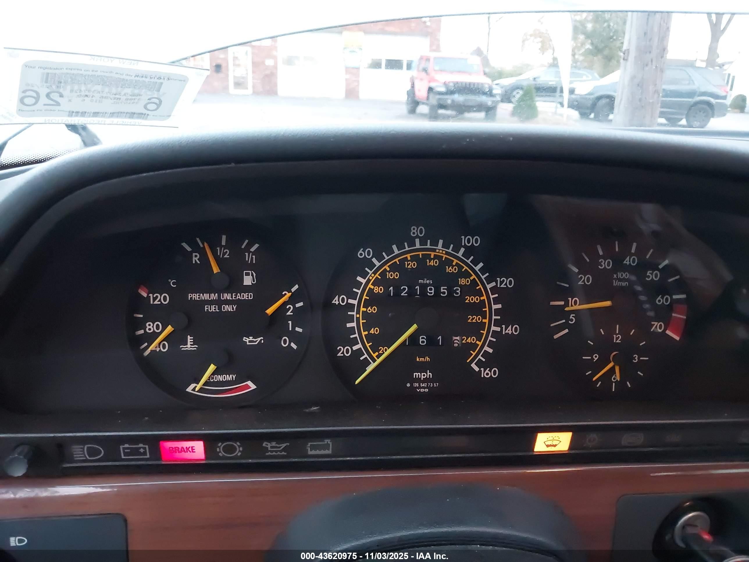 1988 Mercedes-benz 300 Se Silver vin: WDBCA24D7JA397428