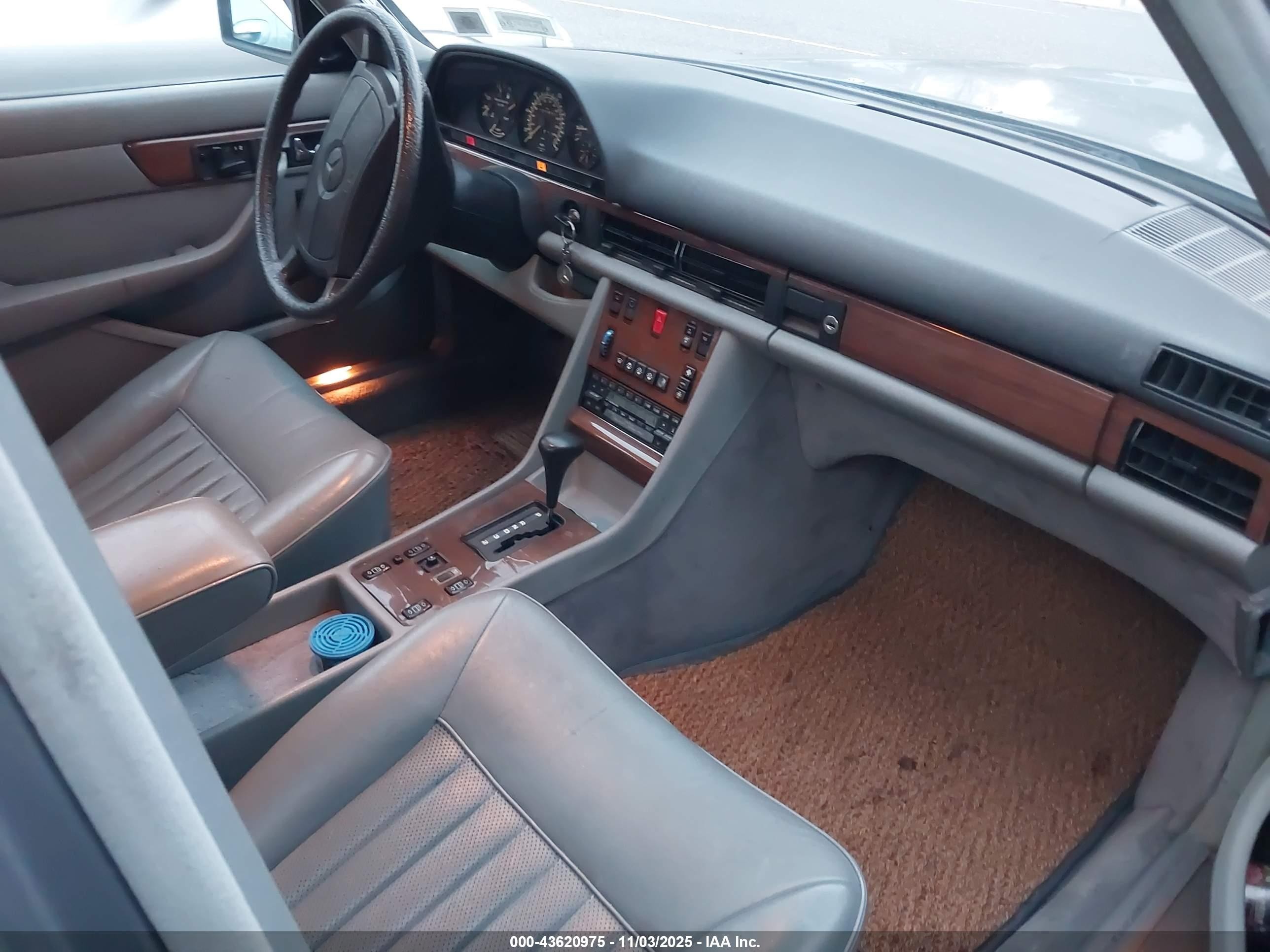1988 Mercedes-benz 300 Se Silver vin: WDBCA24D7JA397428