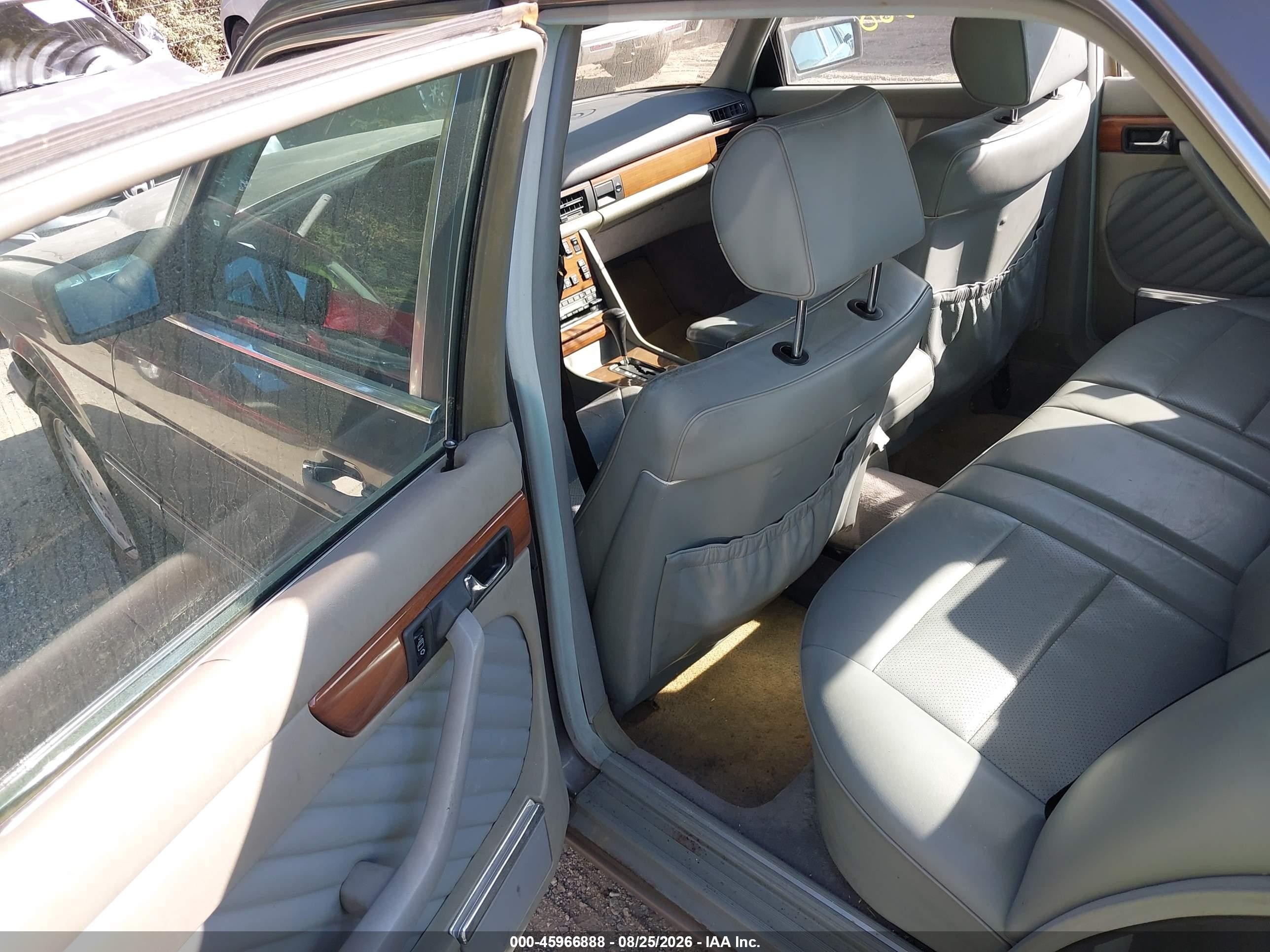 1989 Mercedes-benz 300 Se Gray vin: WDBCA24DXKA449538