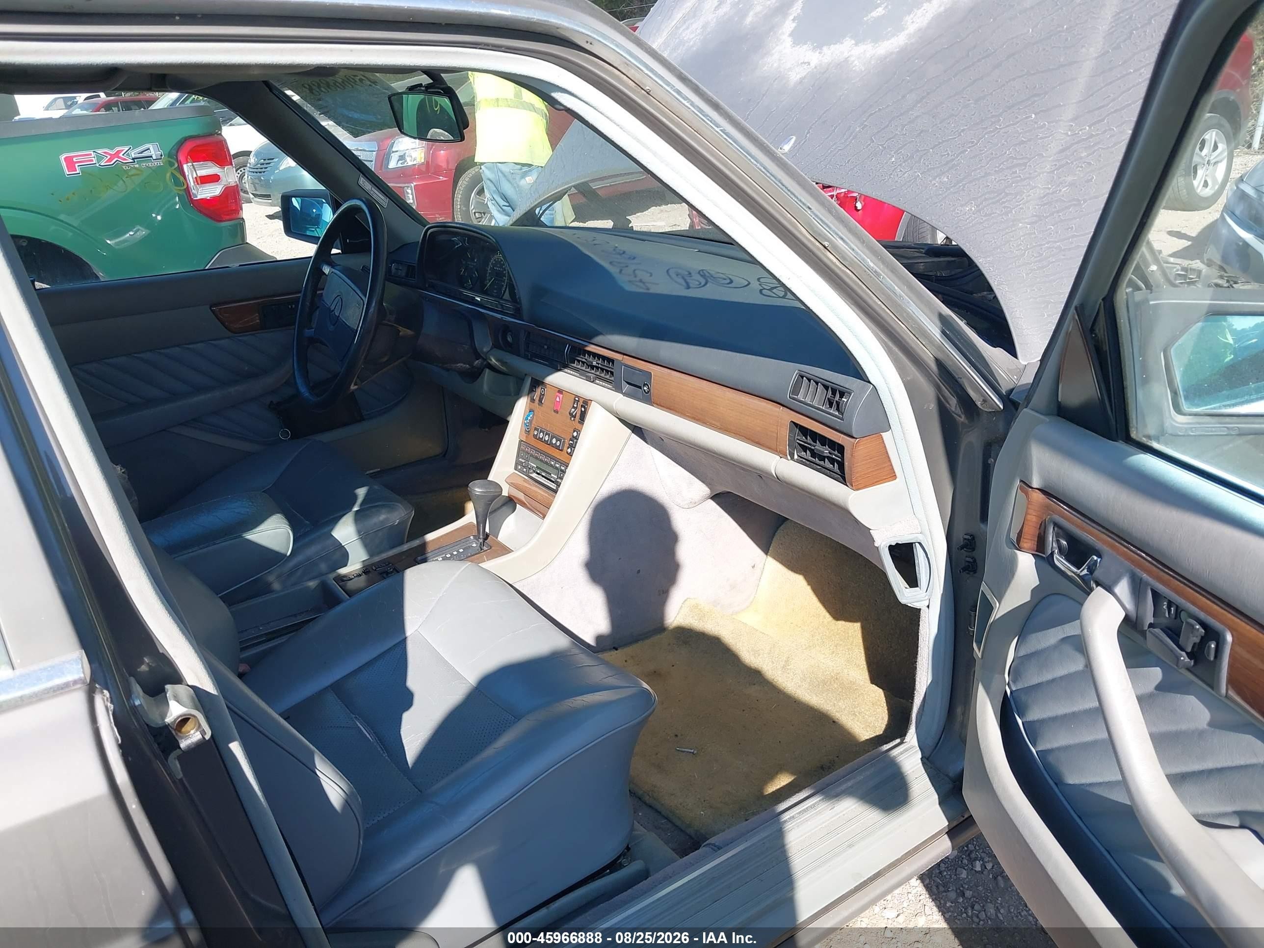 1989 Mercedes-benz 300 Se Gray vin: WDBCA24DXKA449538