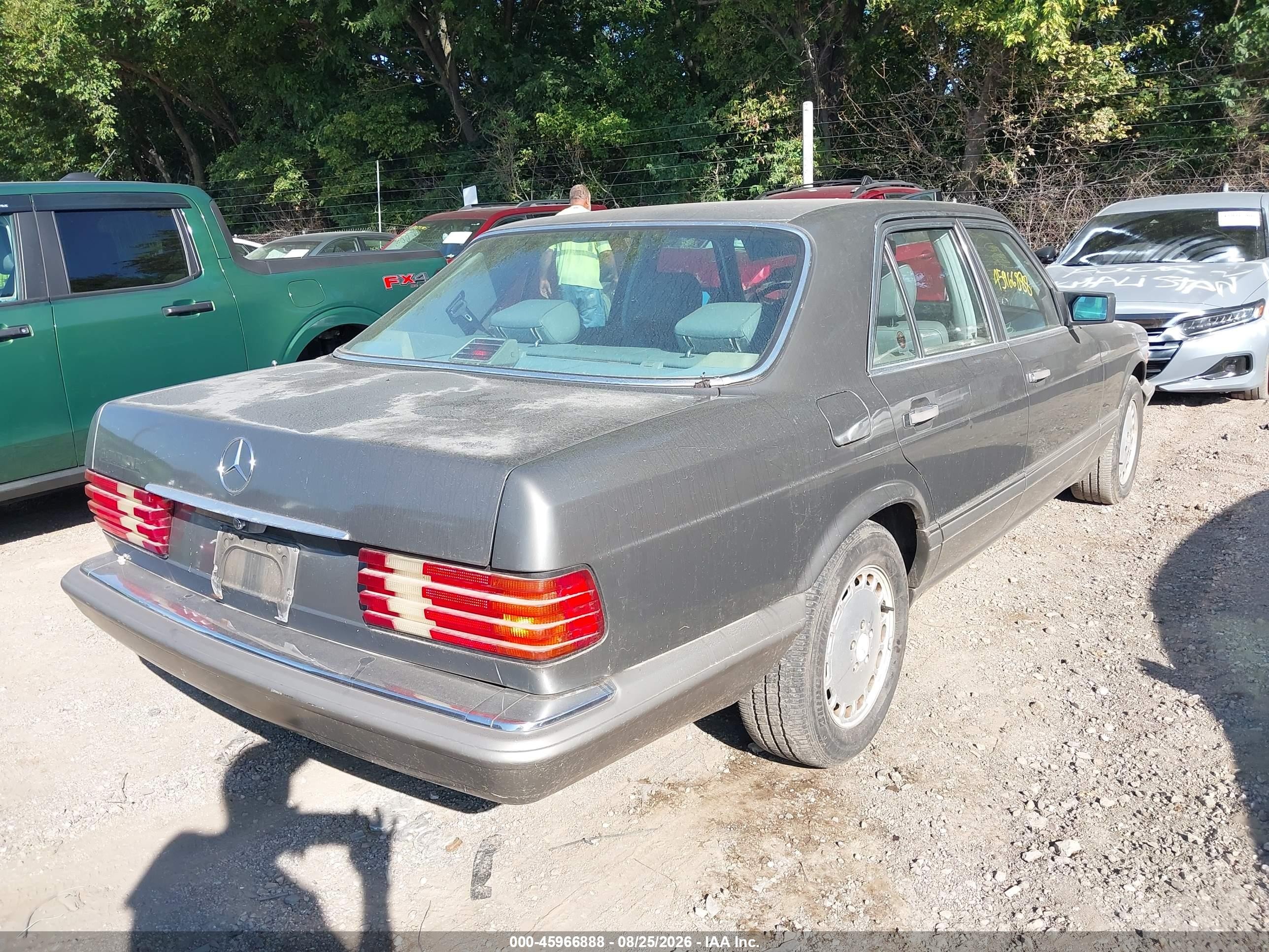 1989 Mercedes-benz 300 Se Gray vin: WDBCA24DXKA449538