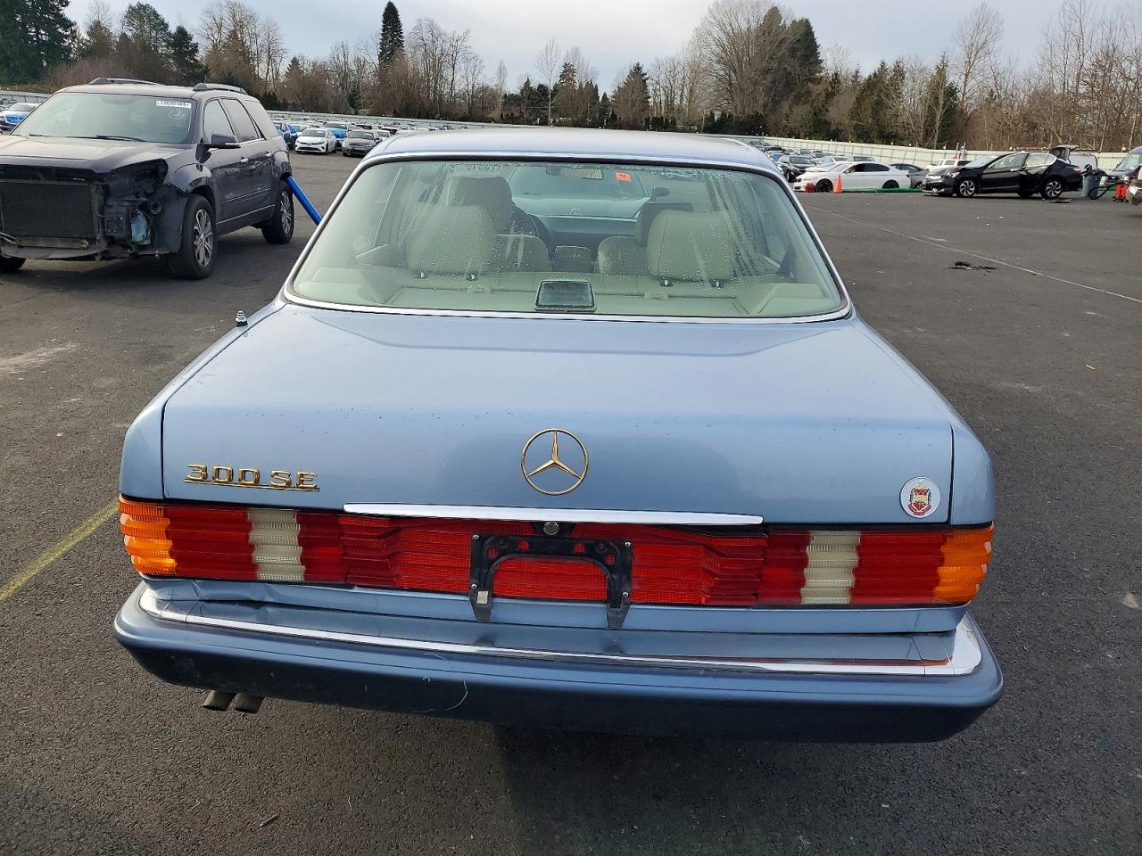 1991 Mercedes-benz 300 Se Blue vin: WDBCA24DXMA592699