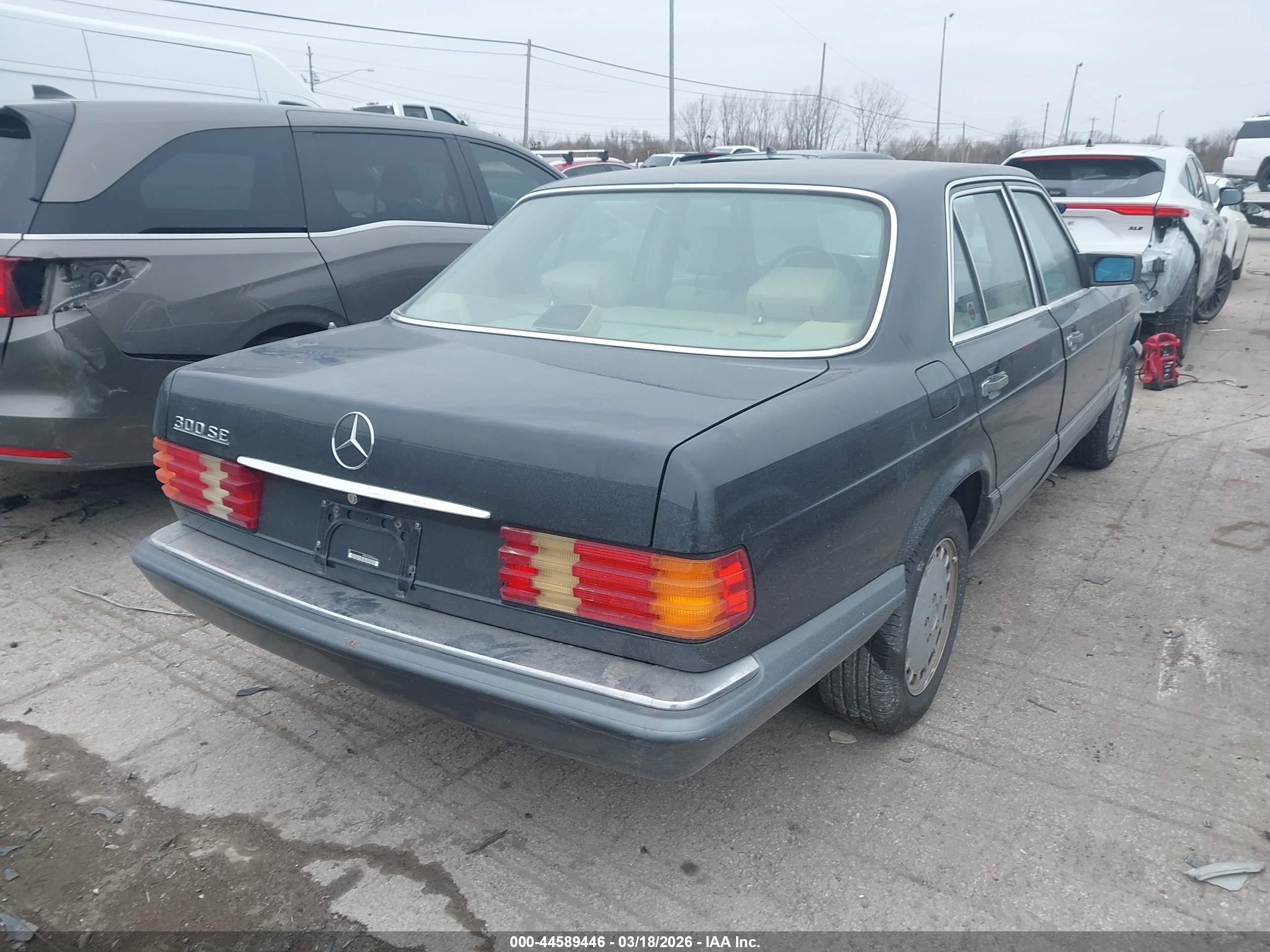 1991 Mercedes-benz 300 Se Gray vin: WDBCA24E2MA602019