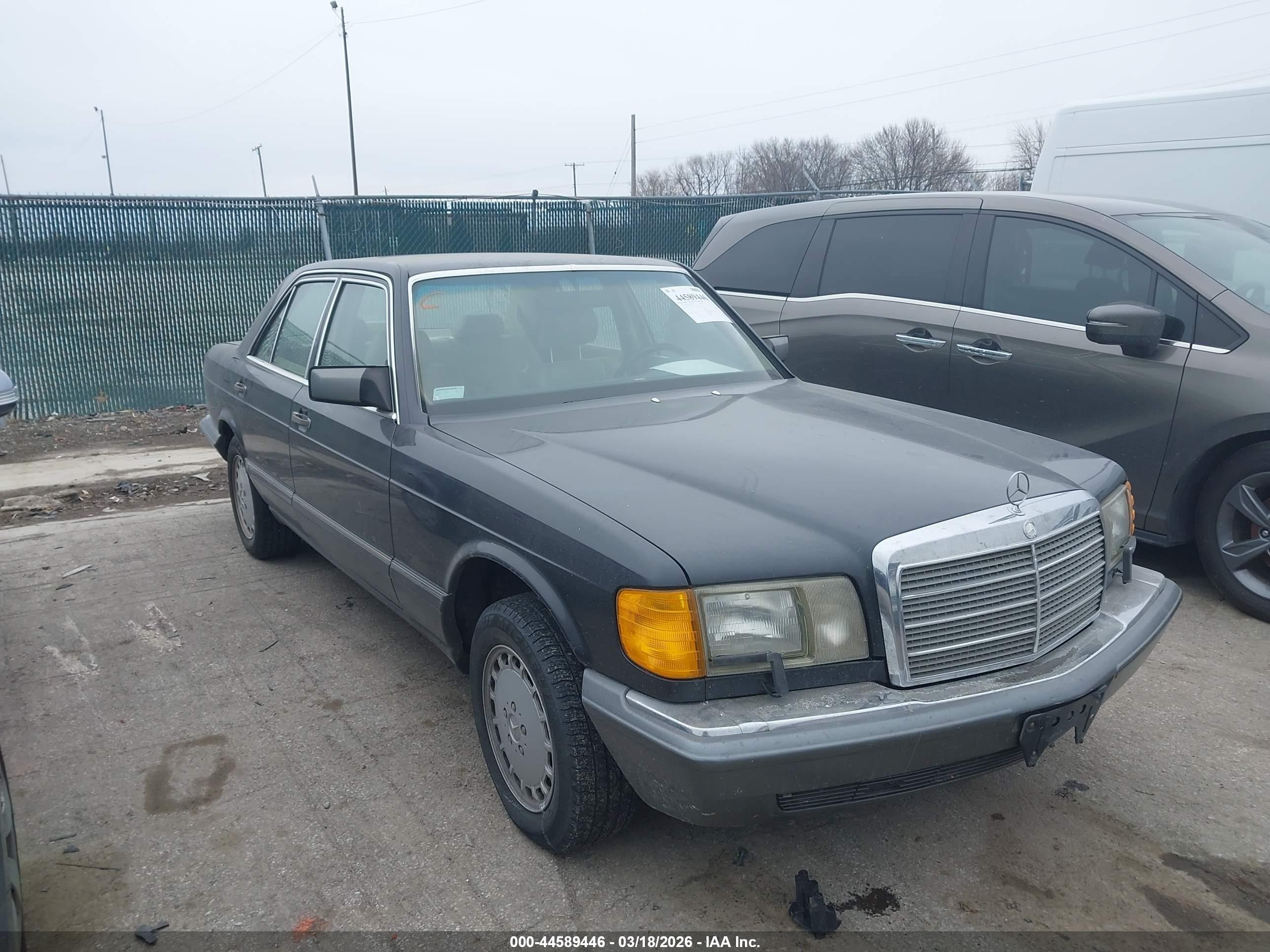 1991 Mercedes-benz 300 Se Серый vin: WDBCA24E2MA602019
