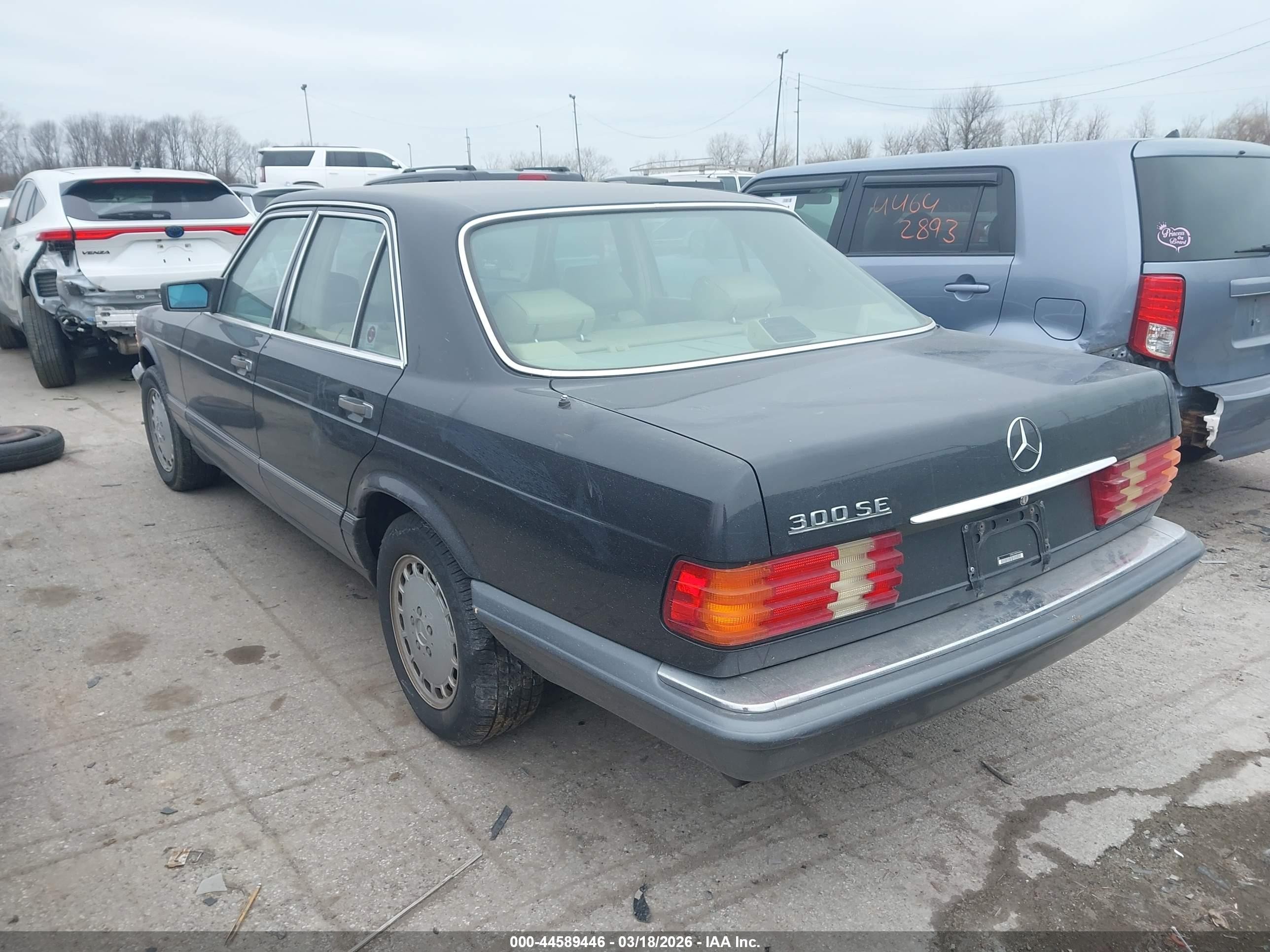 1991 Mercedes-benz 300 Se Gray vin: WDBCA24E2MA602019